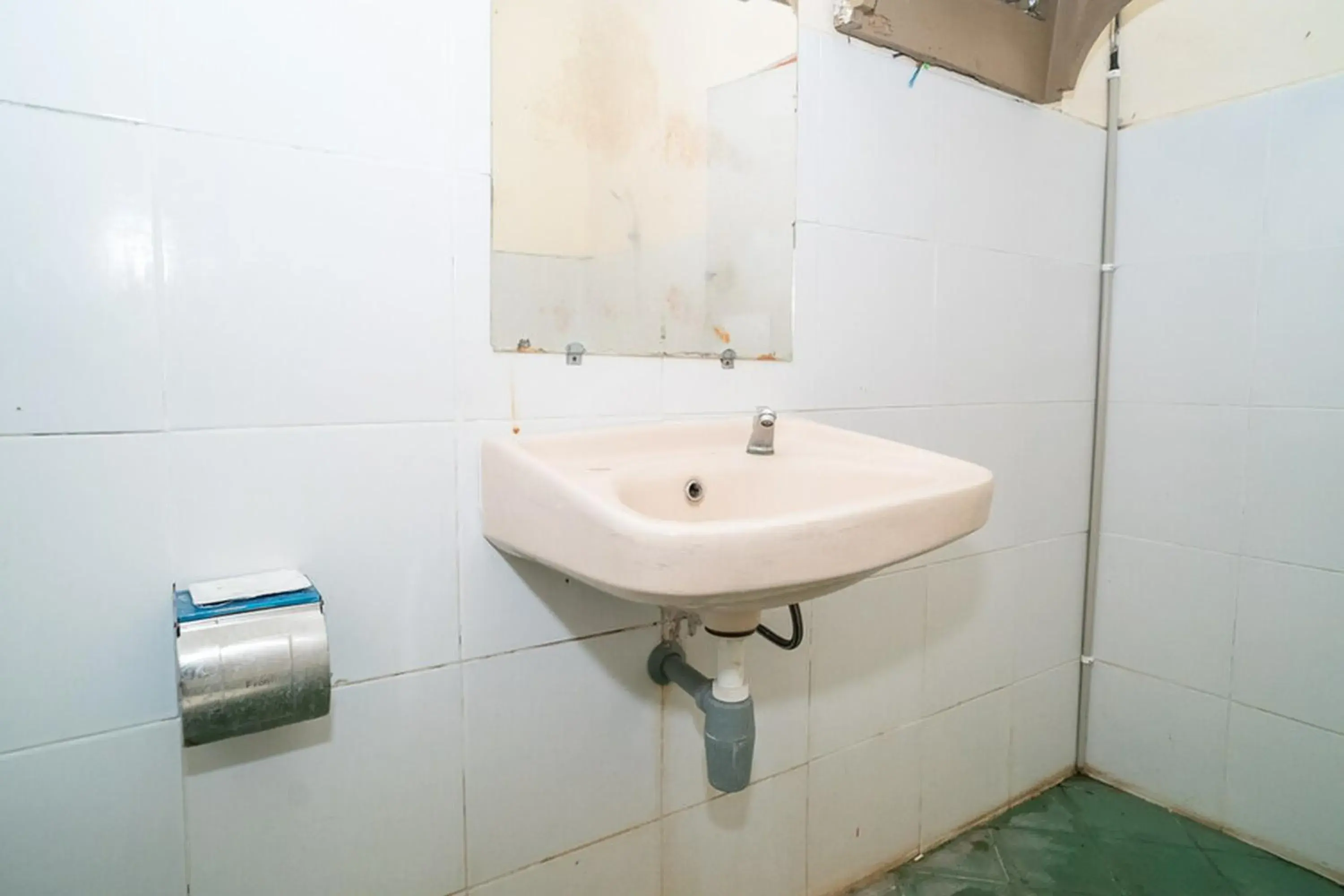 Twin Room in RedDoorz near Kampus 3 UTY Yogyakarta Twin Room in RedDoorz near Kampus 3 UTY Yogyakarta