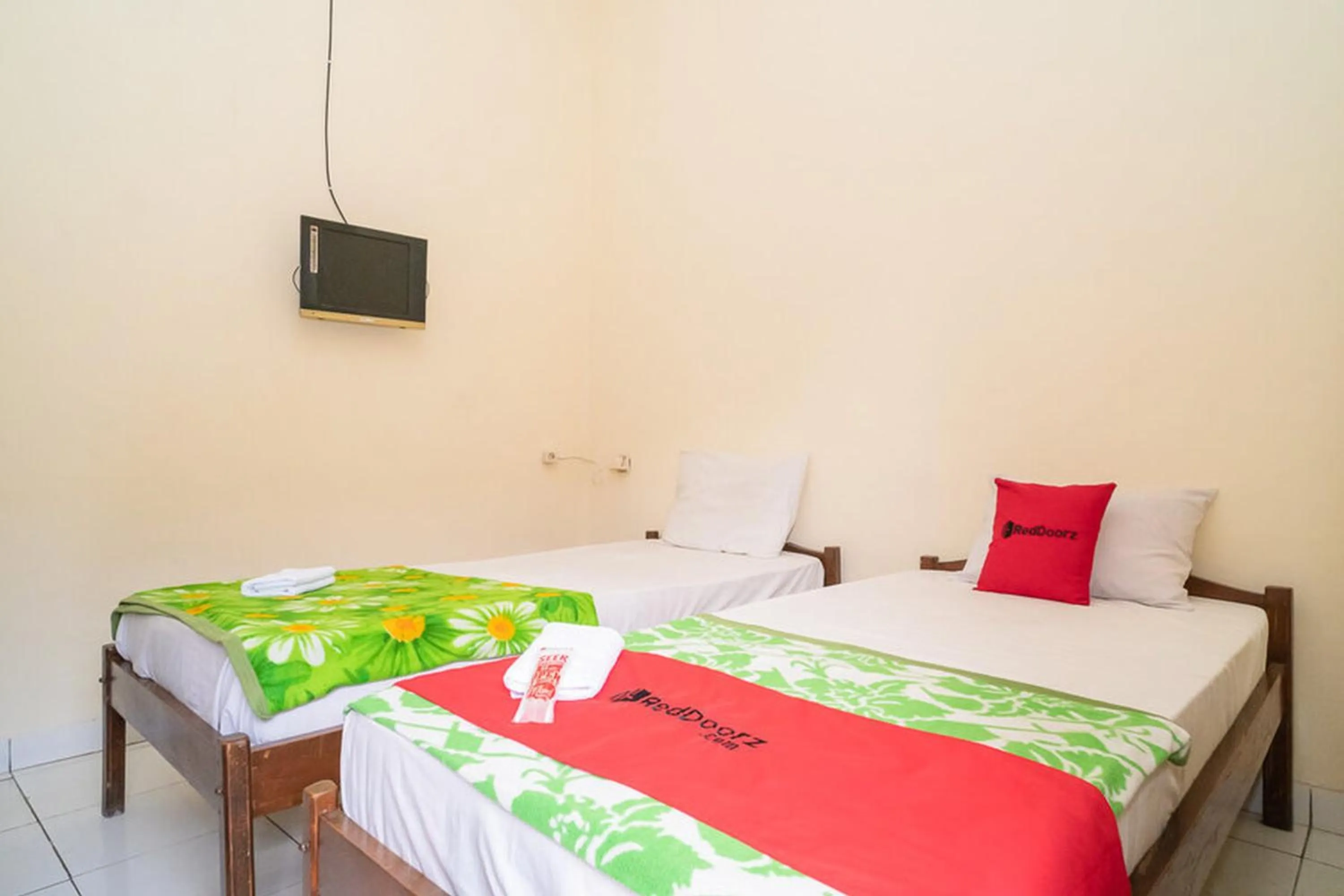 Bed in RedDoorz near Kampus 3 UTY Yogyakarta