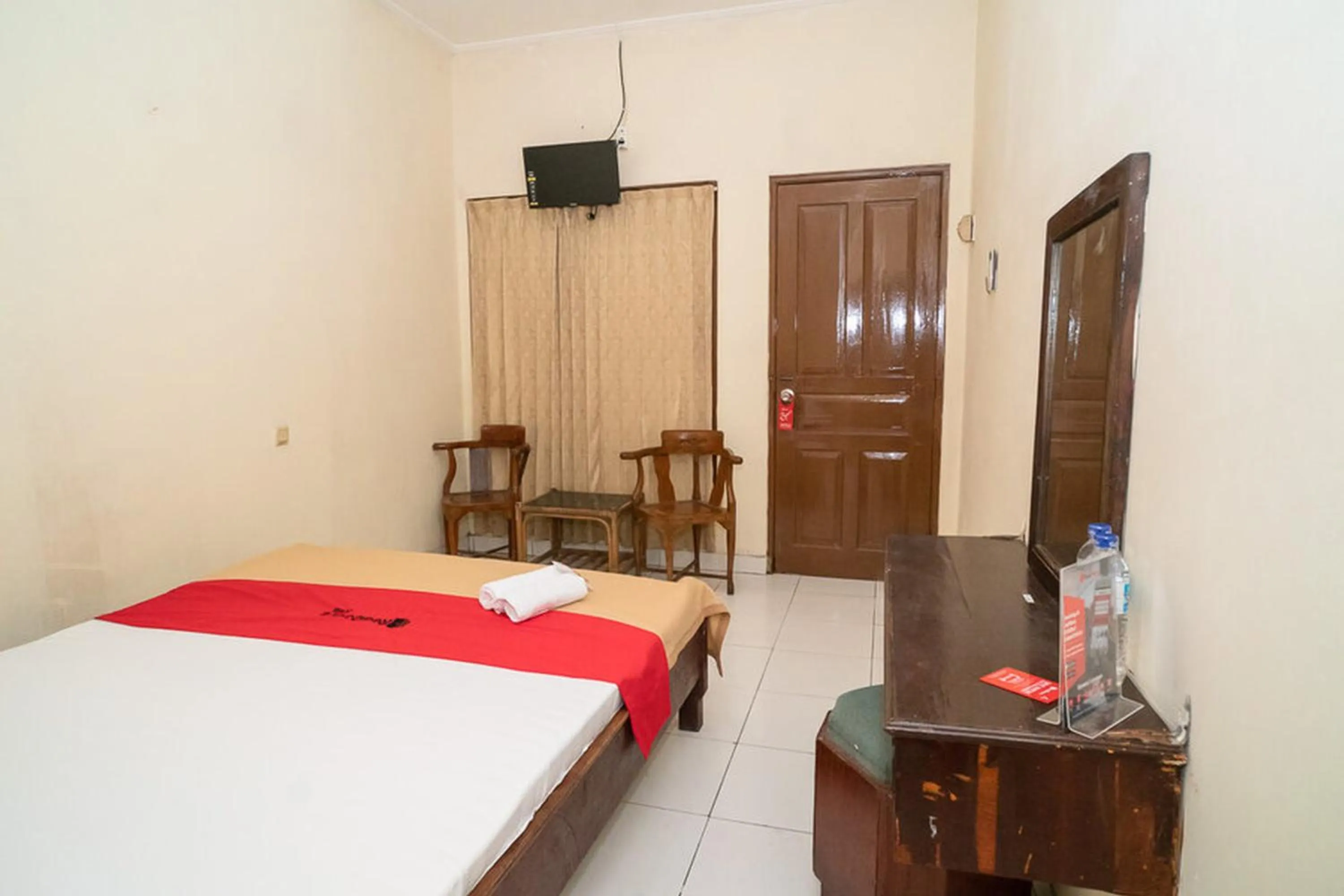 Bed in RedDoorz near Kampus 3 UTY Yogyakarta