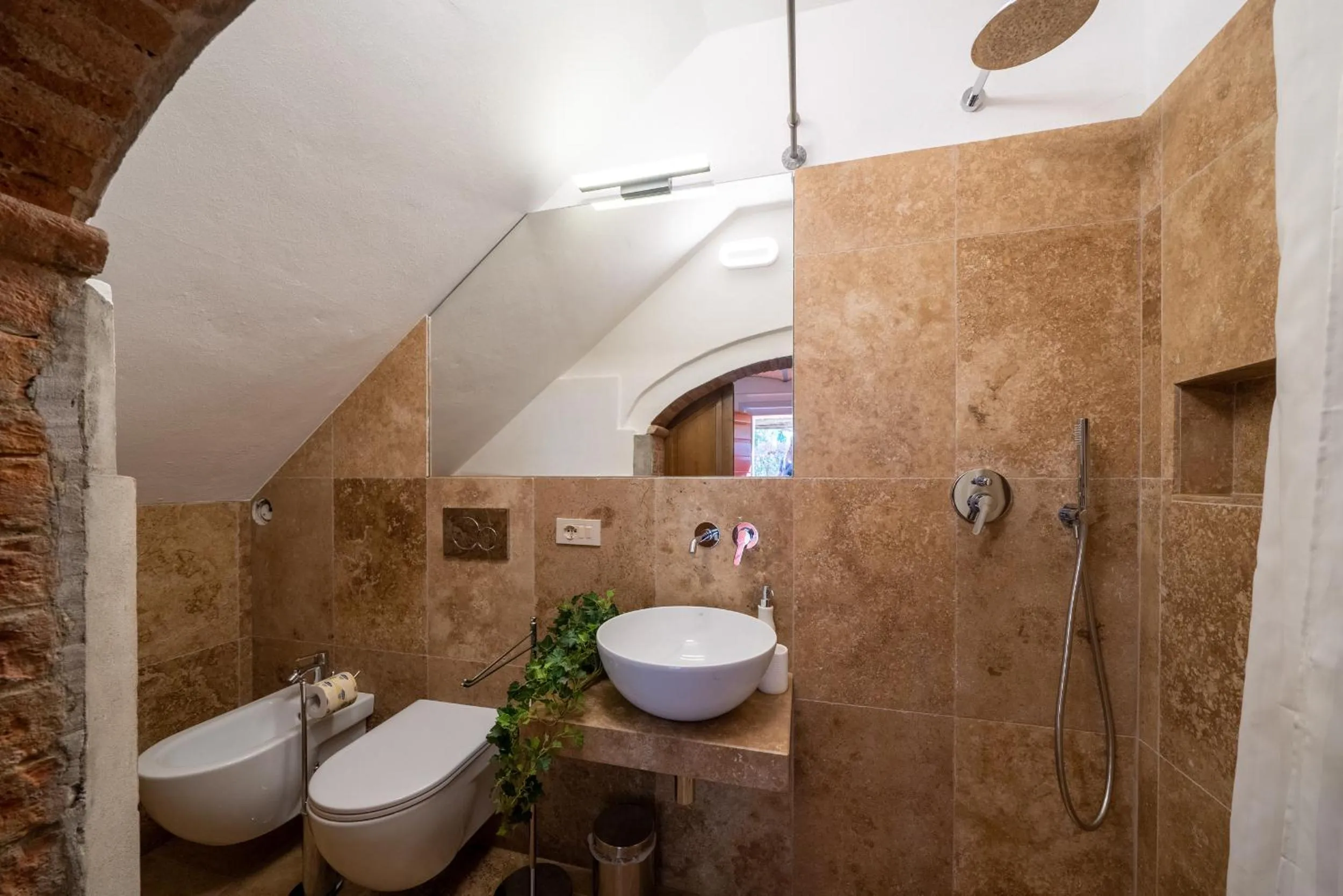 Shower in Agriturismo Canale