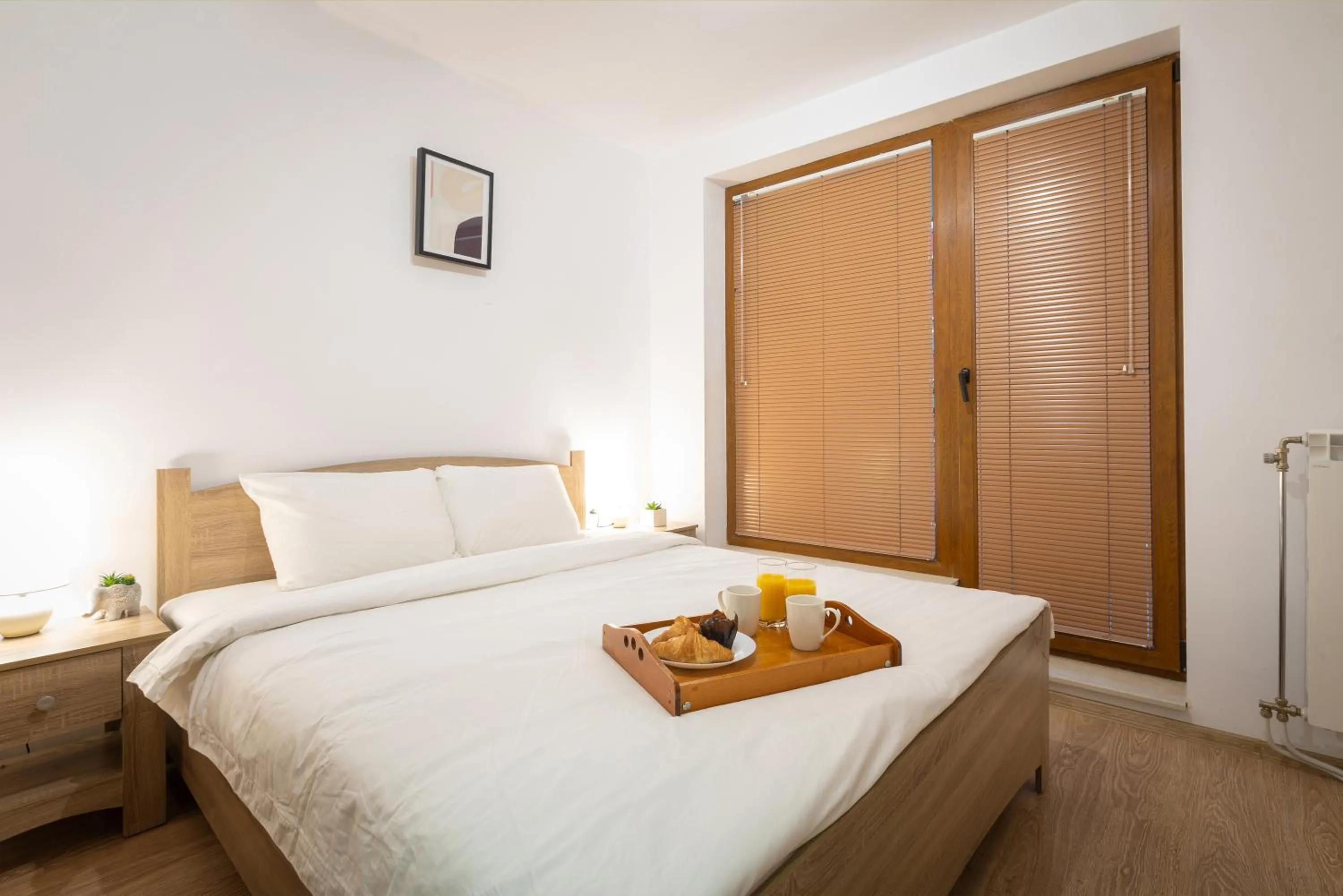 Bed in Modern and Bright Apartments near Center - FREE PARKING