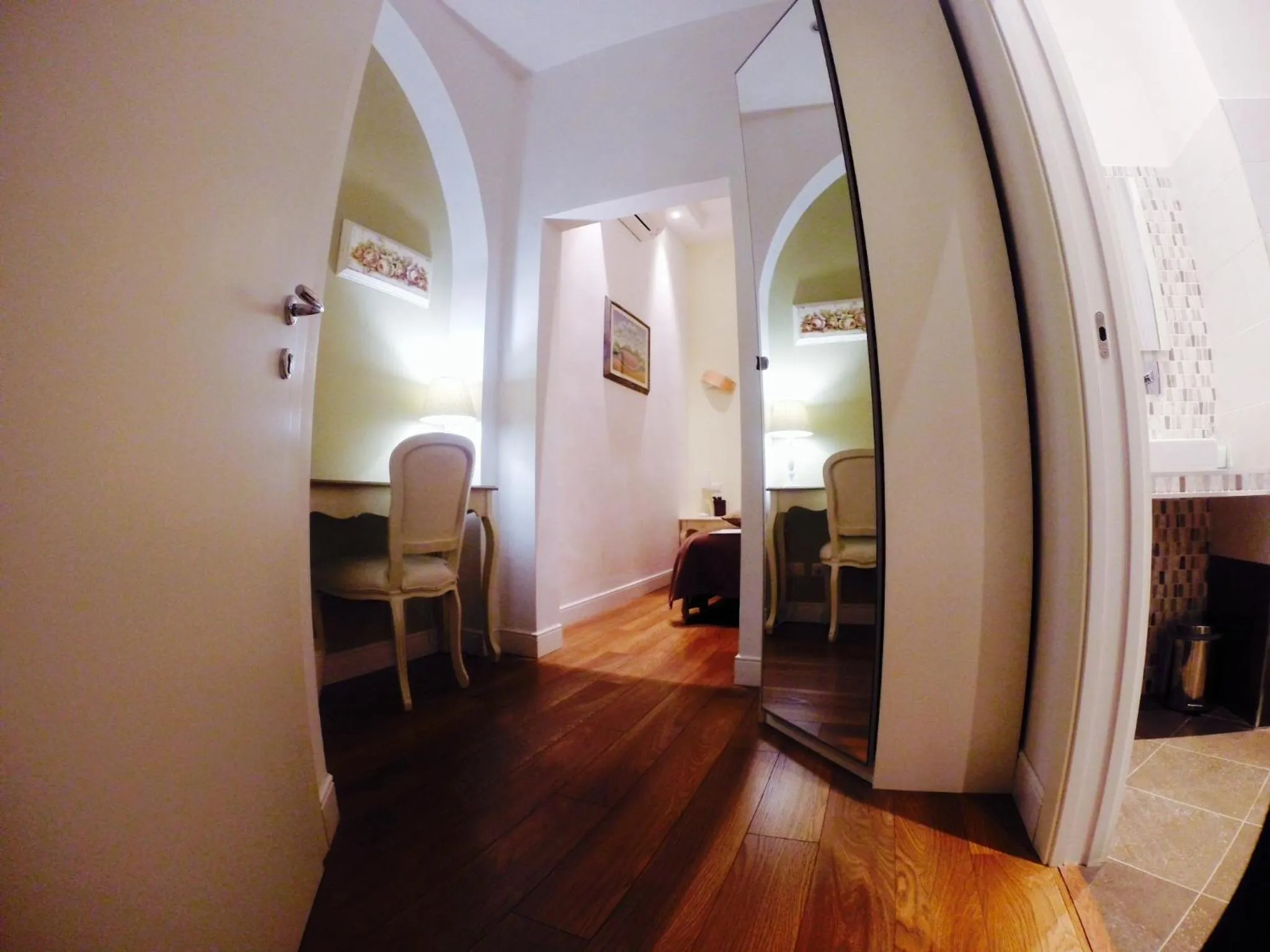 Photo of the whole room in Tre R Colosseo