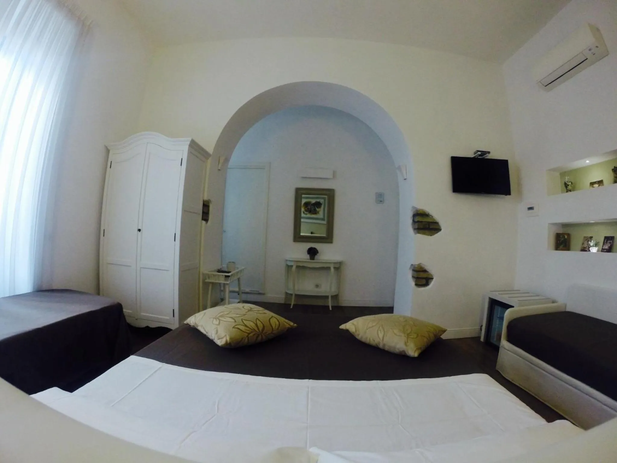 Photo of the whole room, Bed in Tre R Colosseo