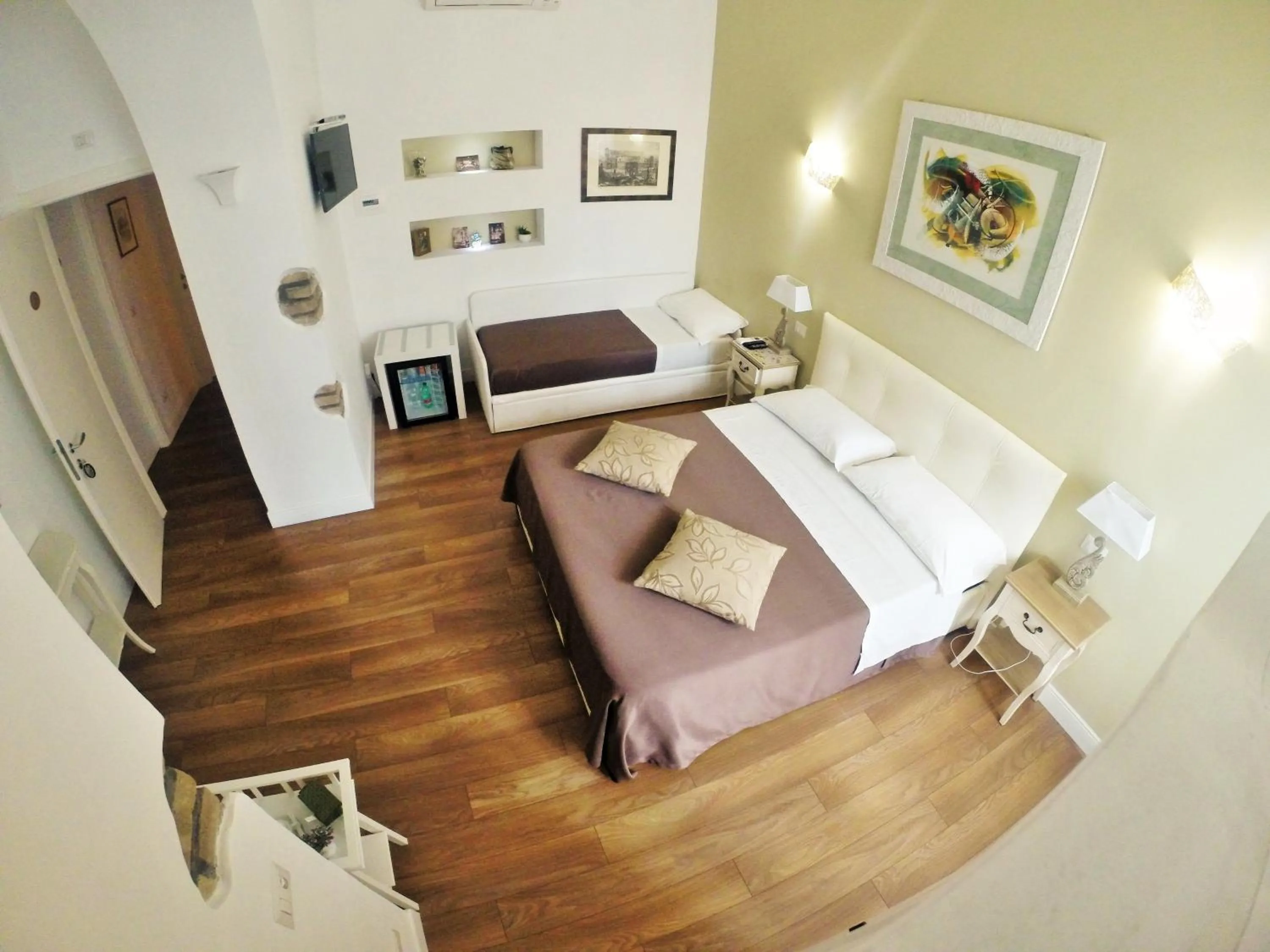 Bedroom, Bed in Tre R Colosseo