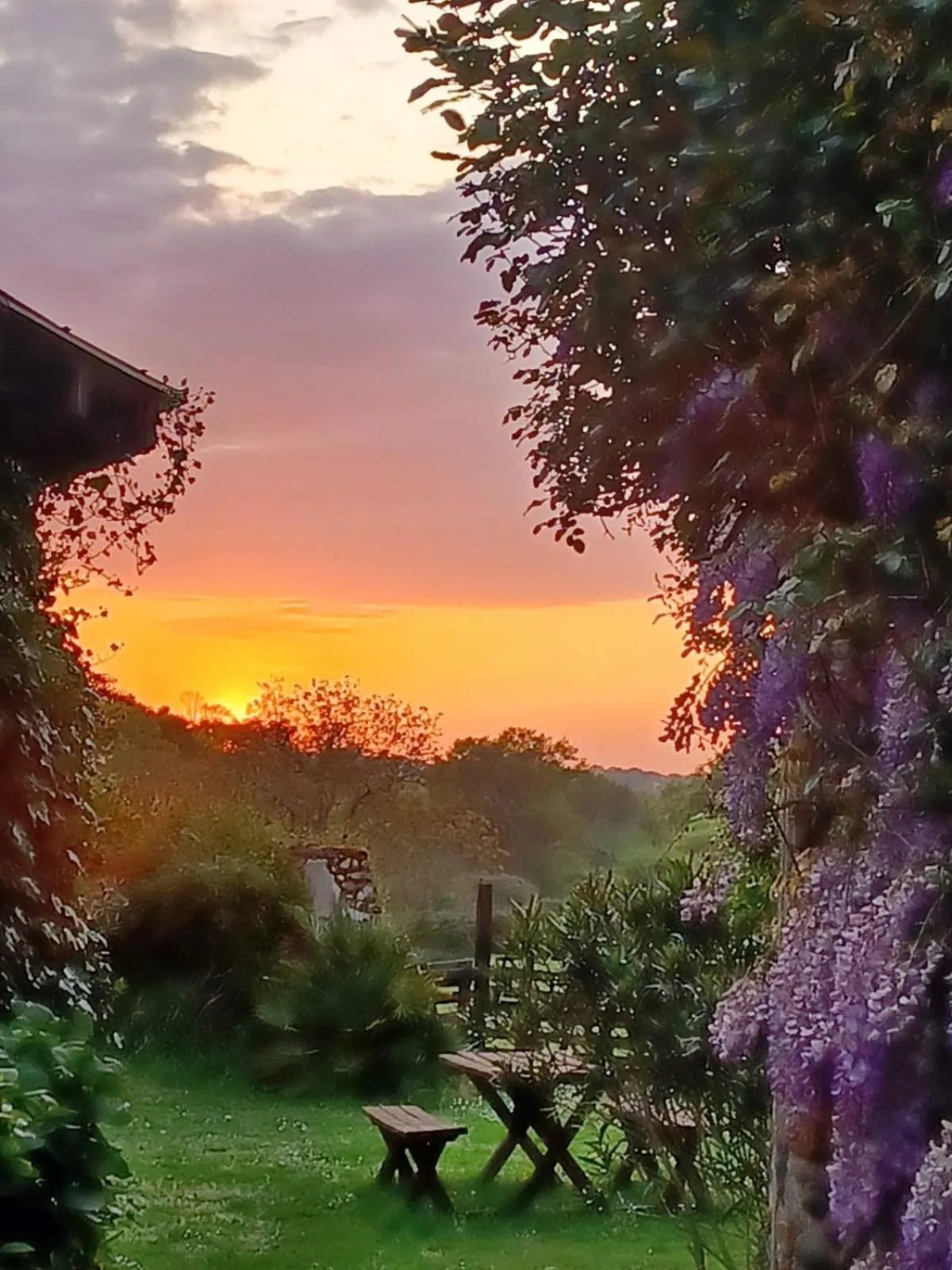 Restaurant/places to eat in Domaine de la Castagnère