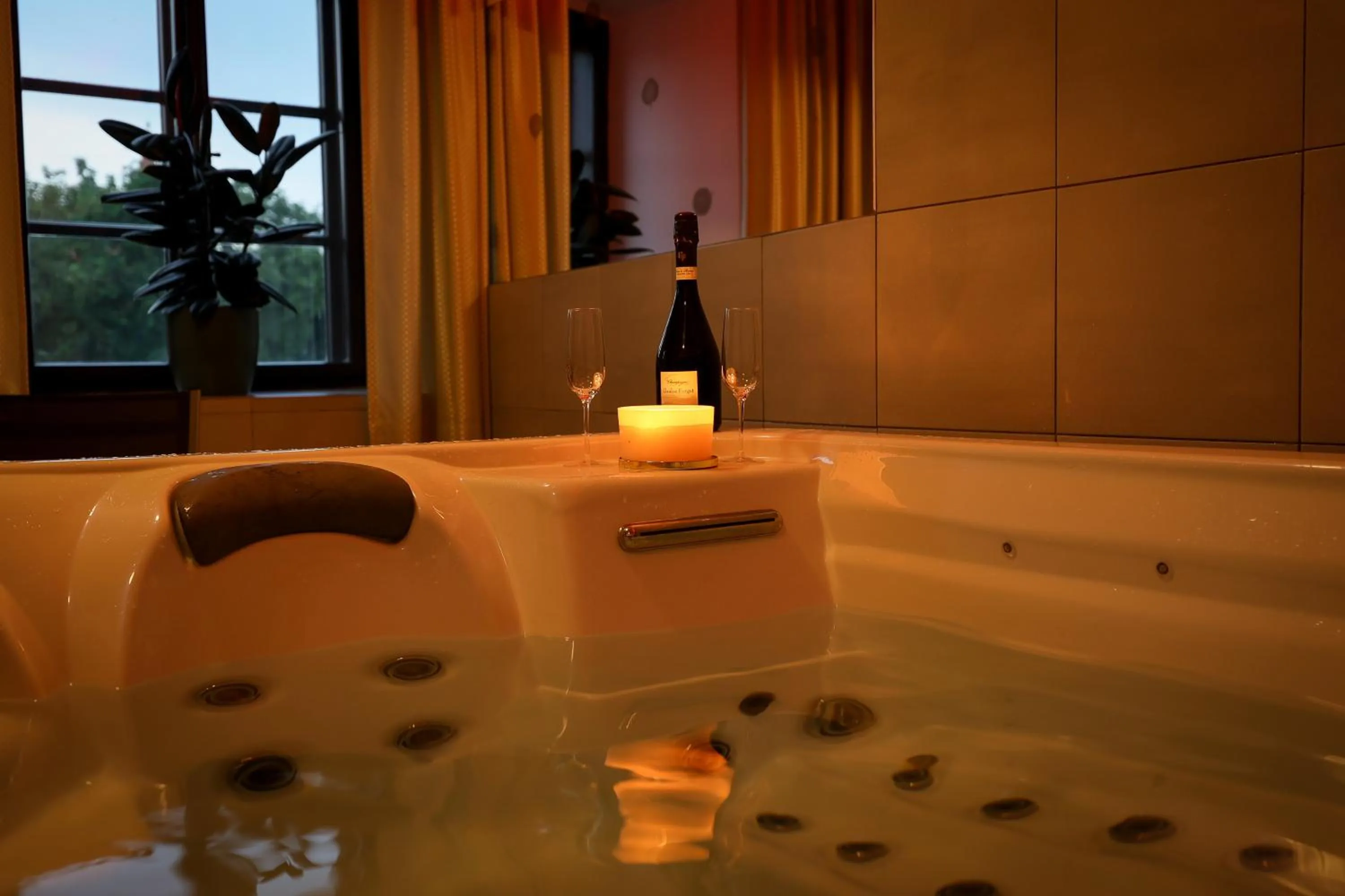 Hot Tub in Hotel Mlýn