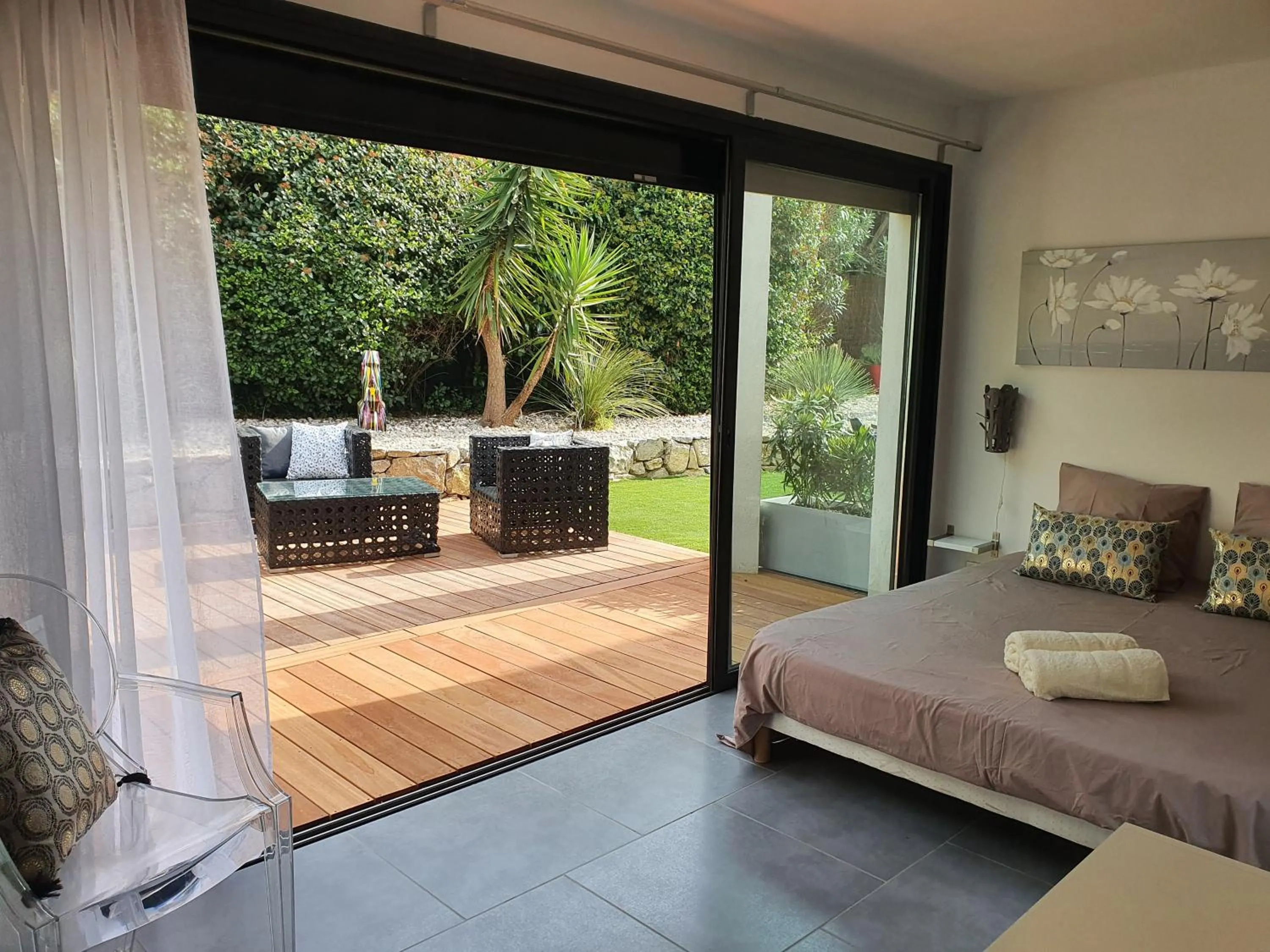 Bedroom, Bed in La Villa Blanche