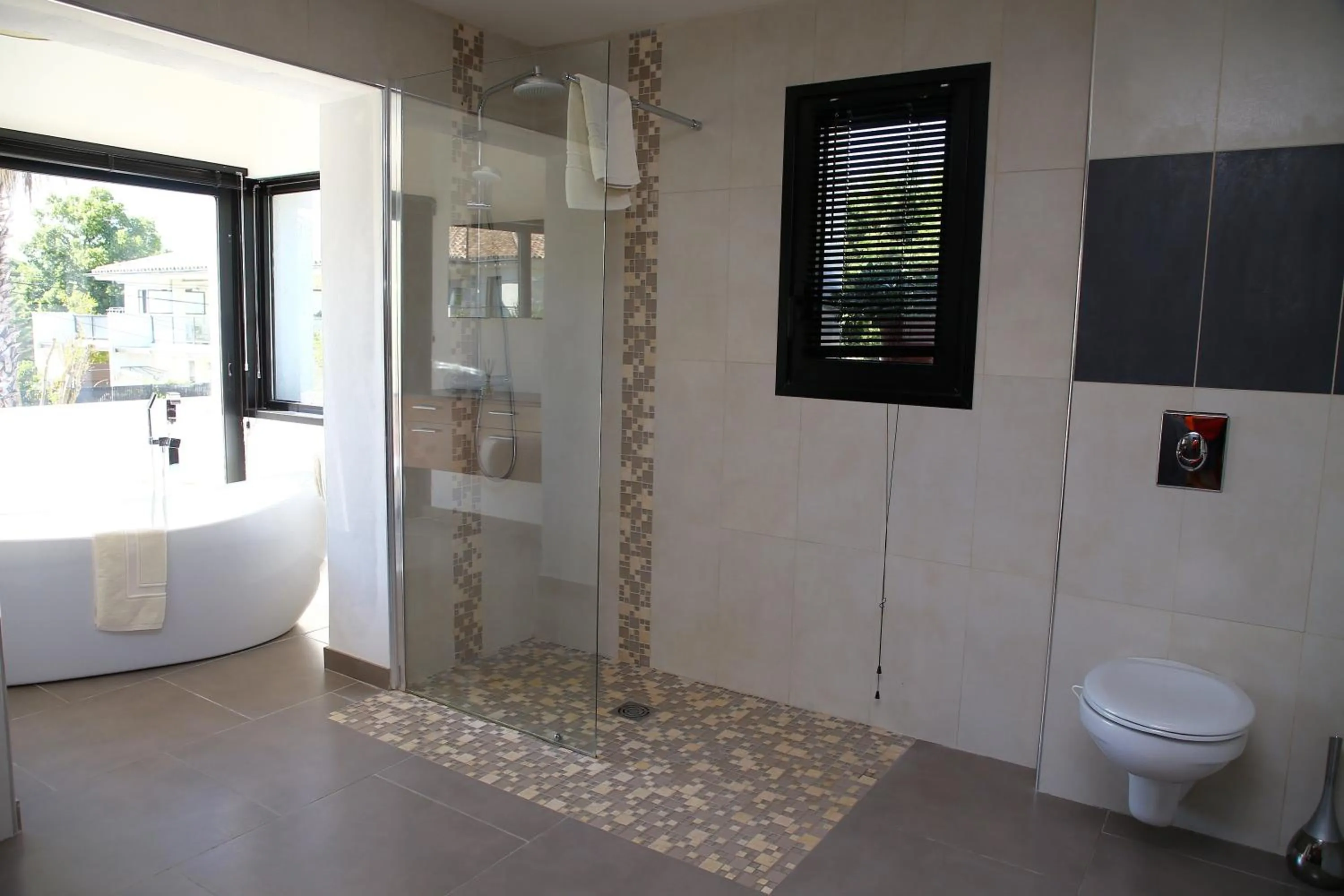 Shower in La Villa Blanche