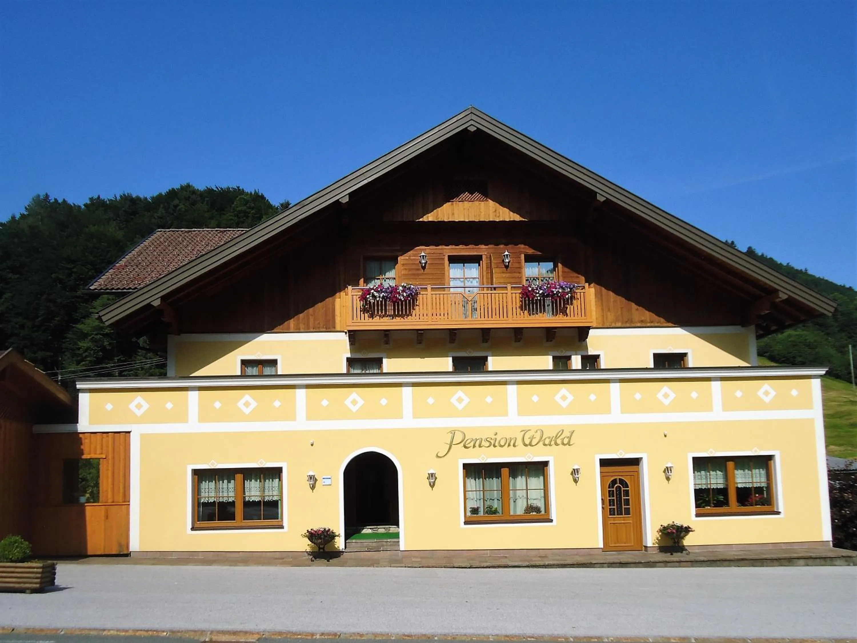 Facade/entrance in Pension Wald