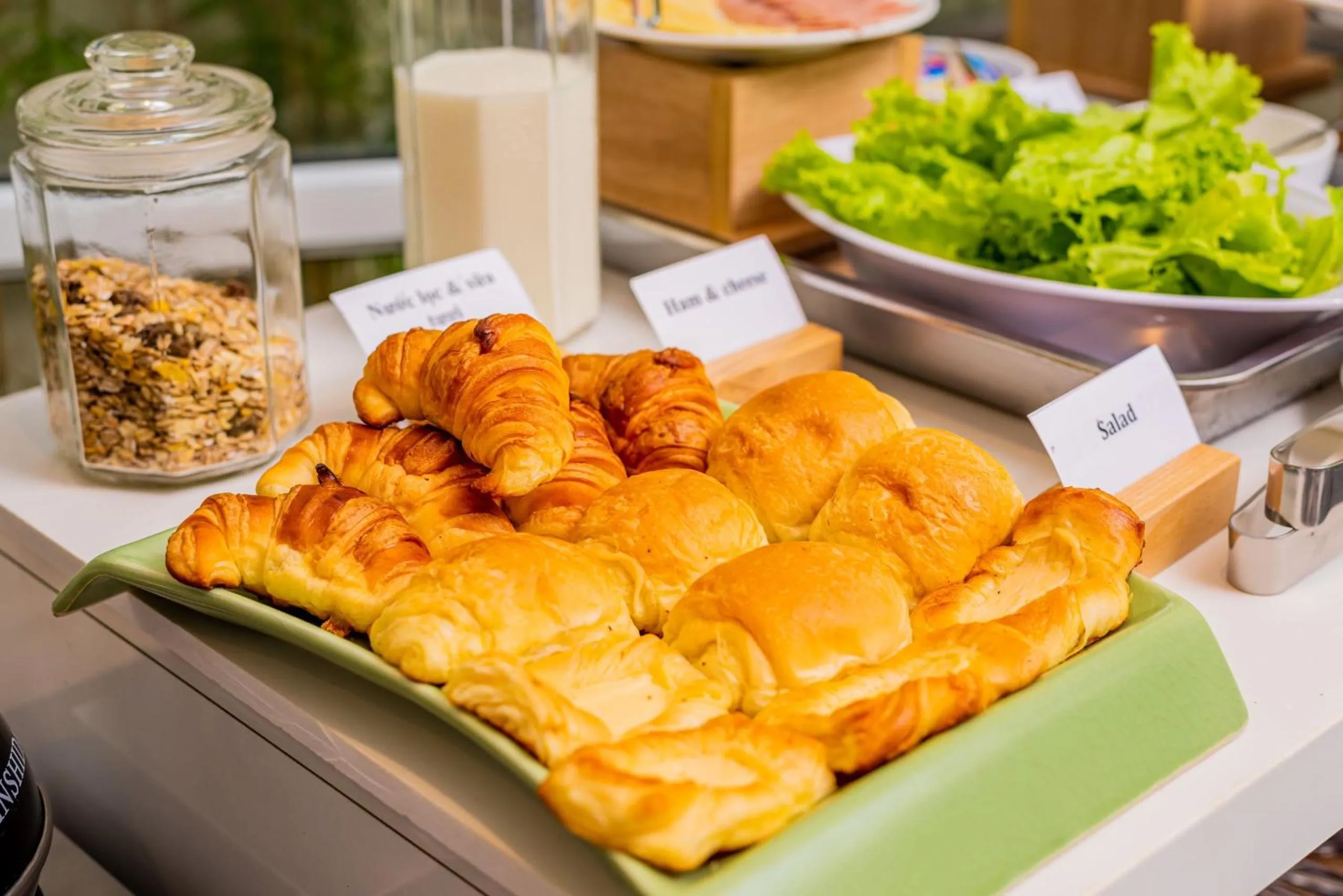 Food and drinks in Hoi An Merrily De Art Hotel