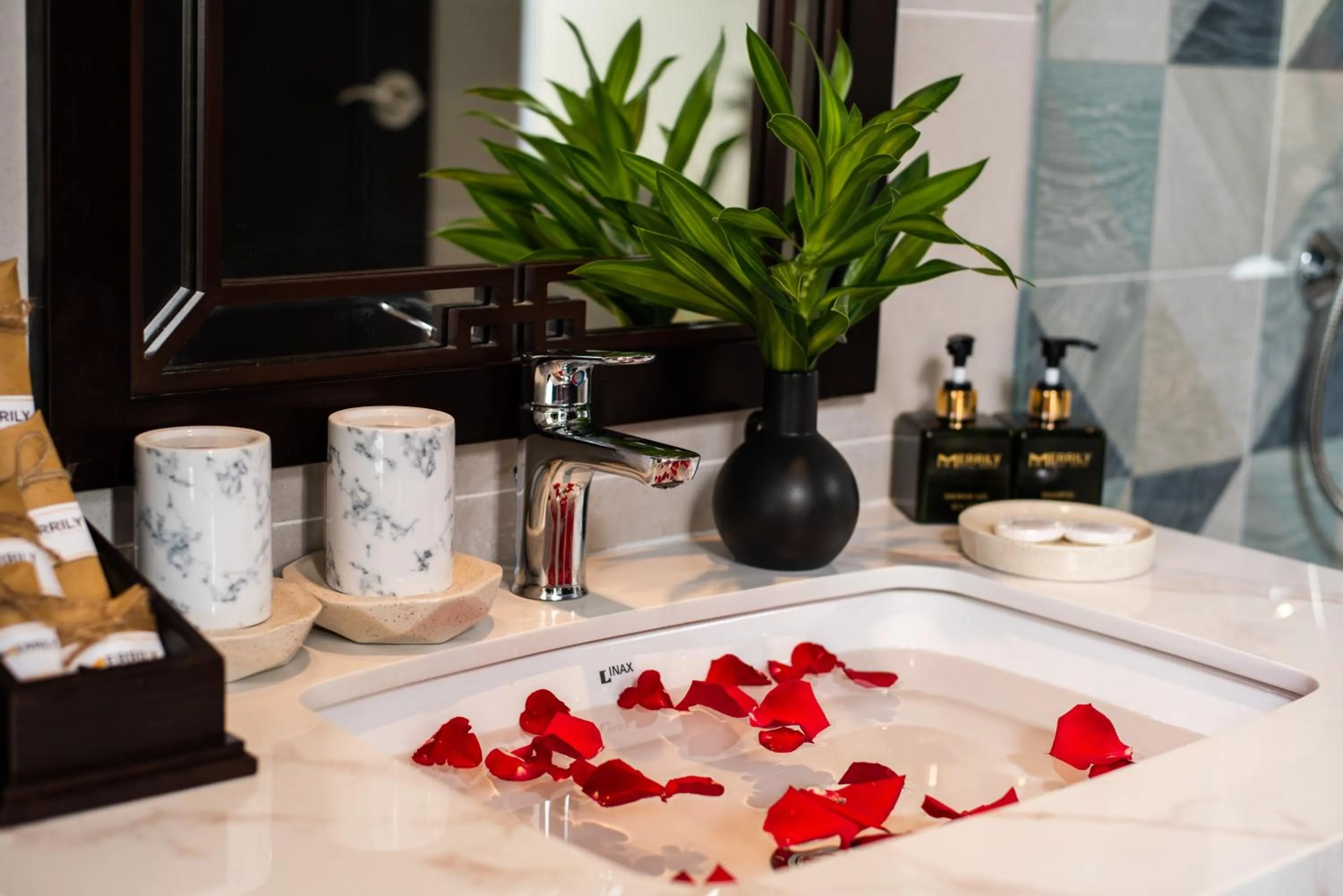 Bathroom in Hoi An Merrily De Art Hotel