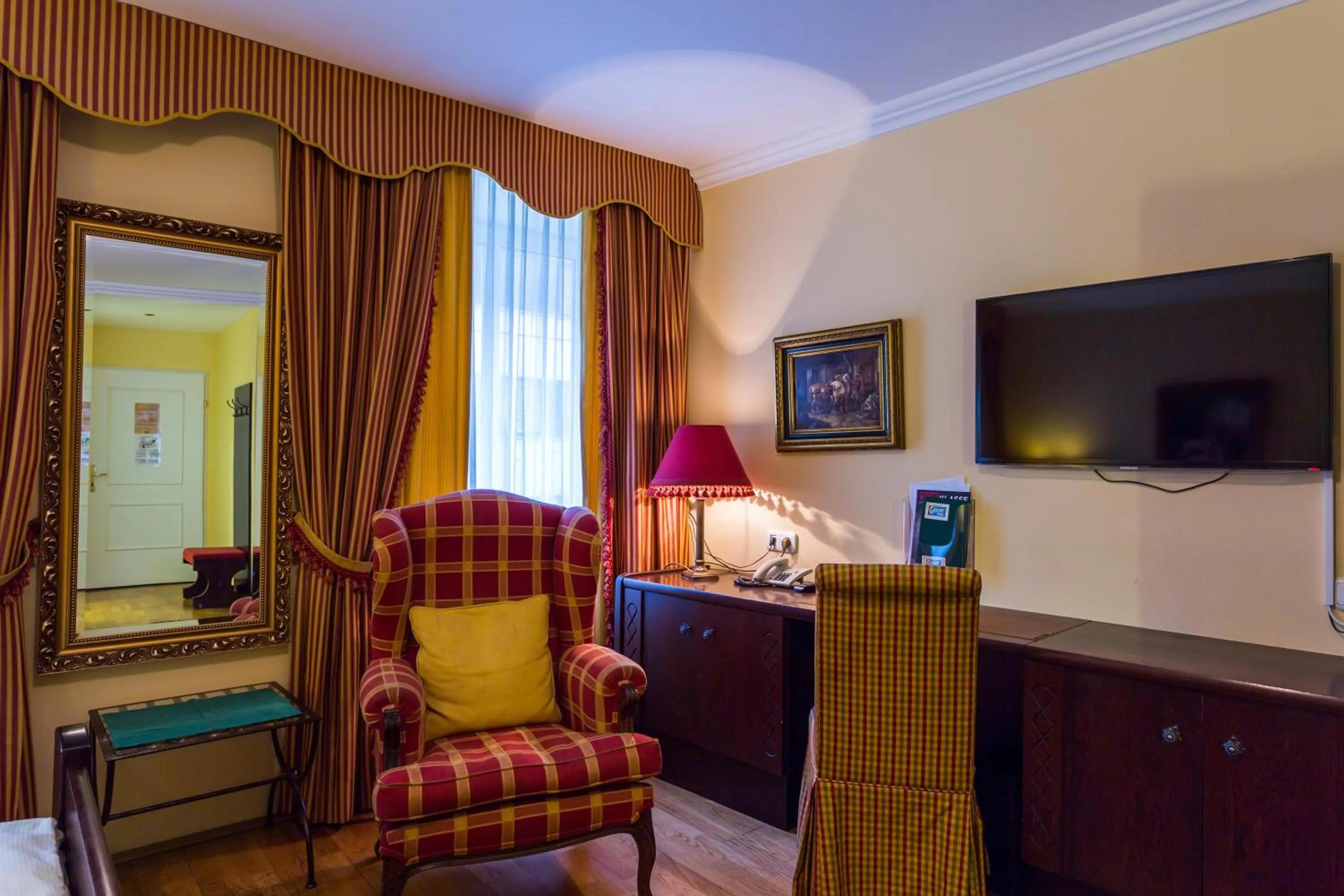 Seating area in Hotel Gösser Bräu