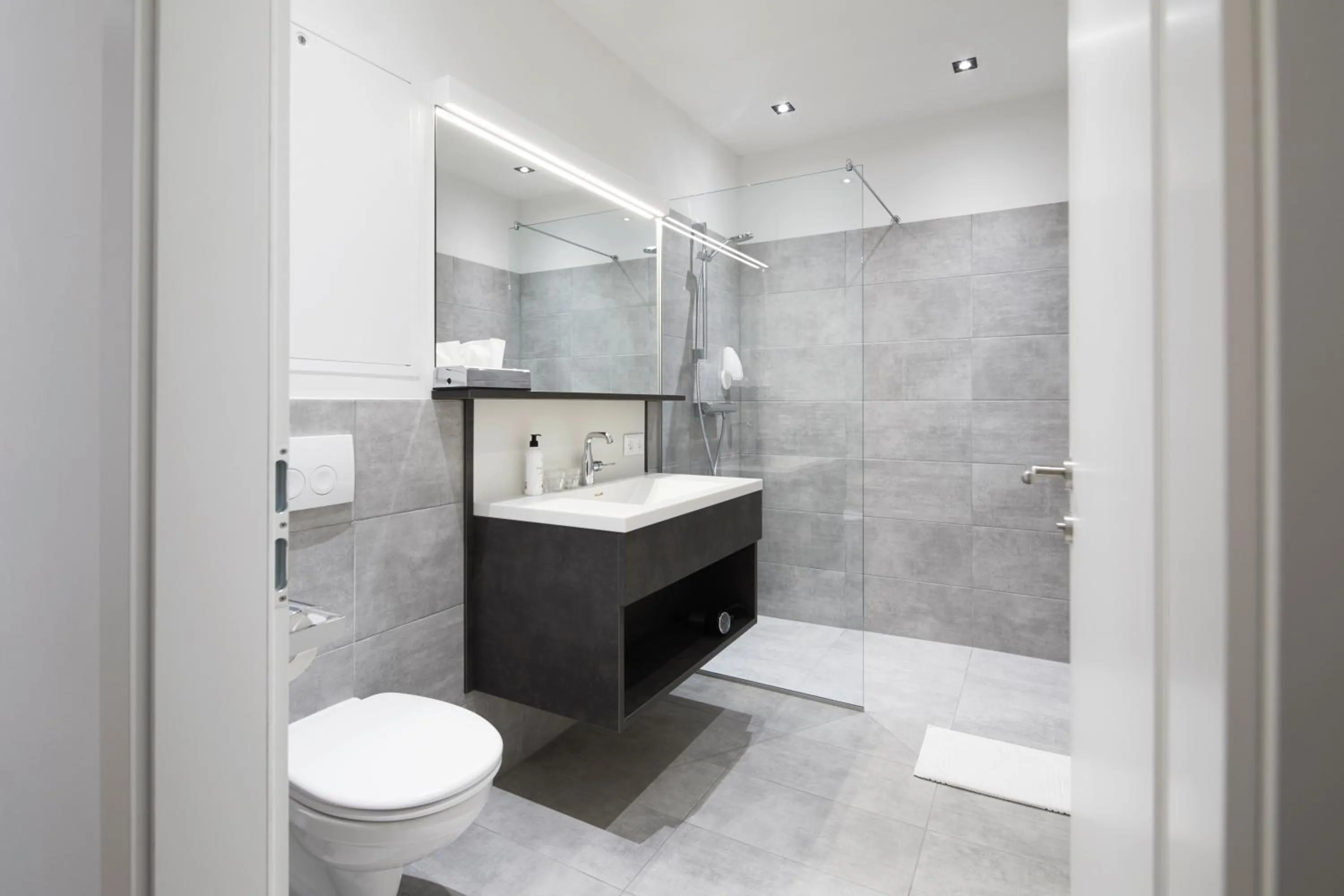 Shower in Hotel Gösser Bräu