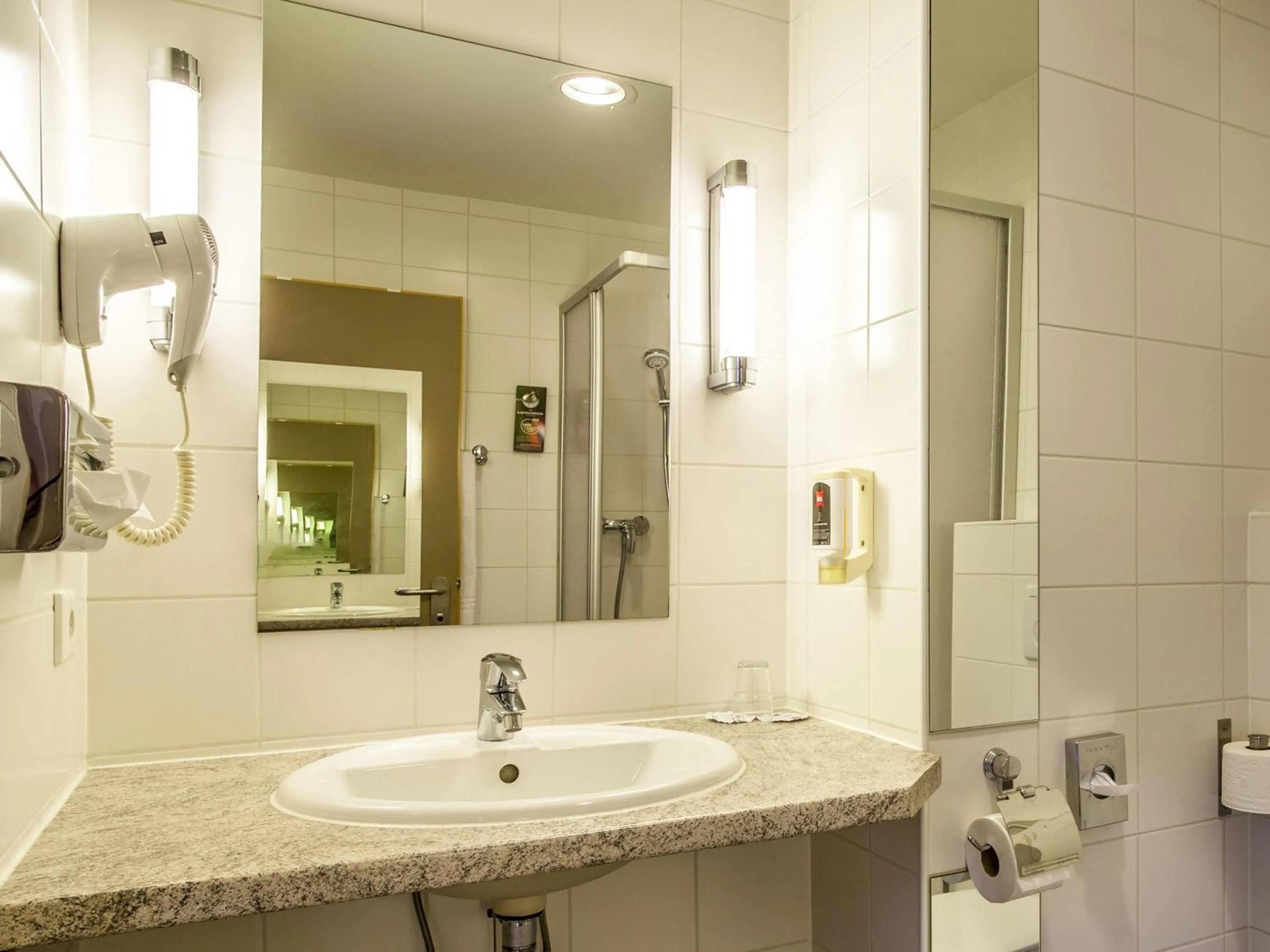 Bedroom in ibis Wörthersee