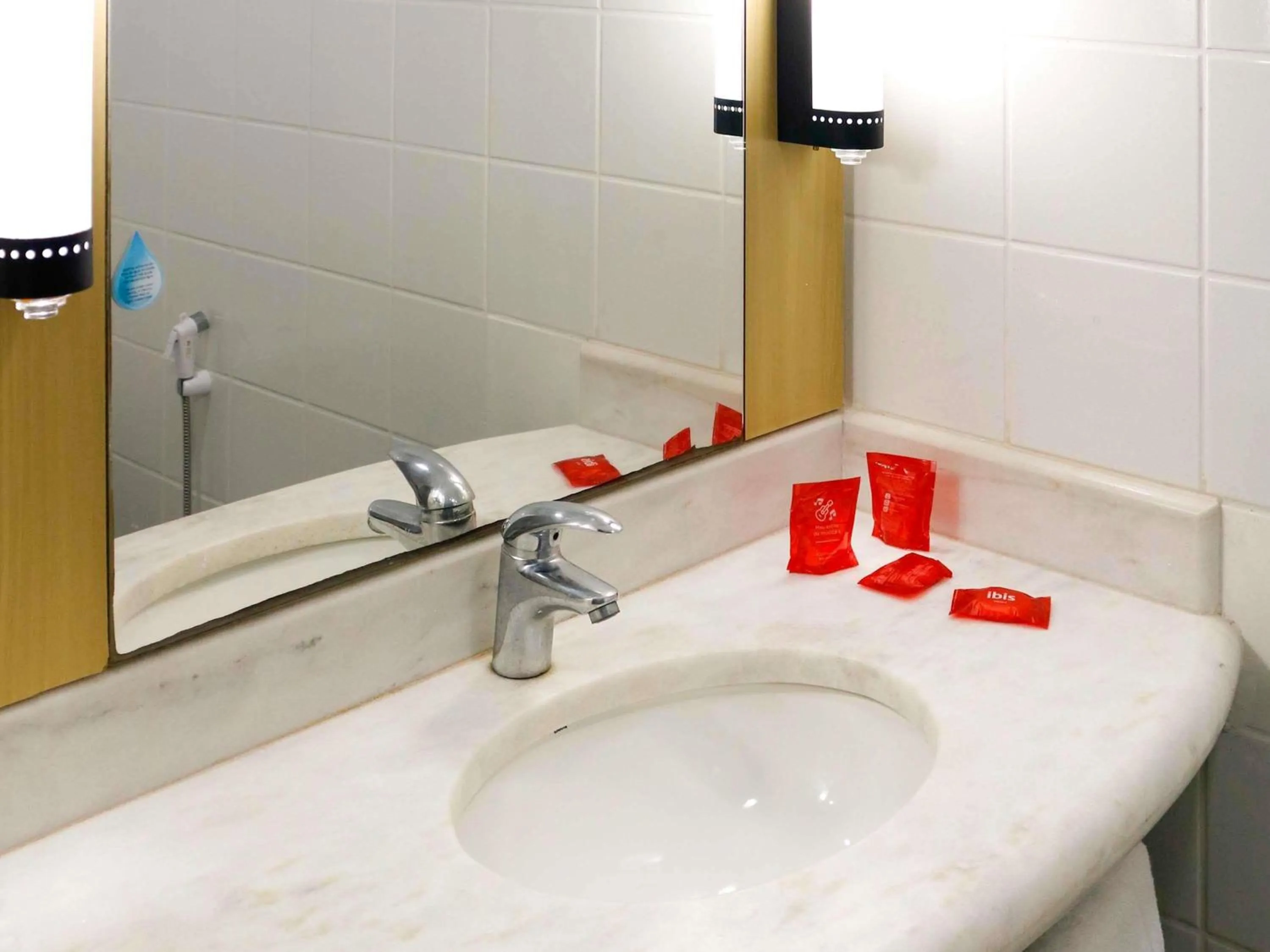 Bedroom in ibis Santos Gonzaga Praia