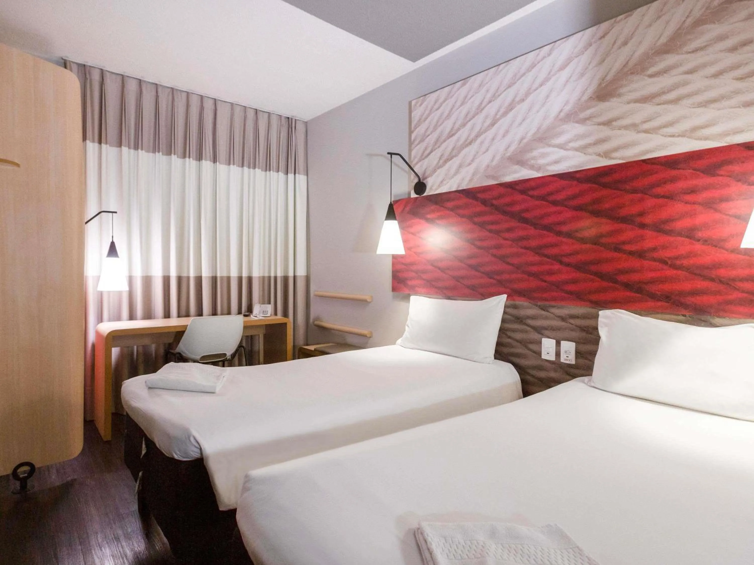 Bedroom, Bed in ibis Santos Gonzaga Praia