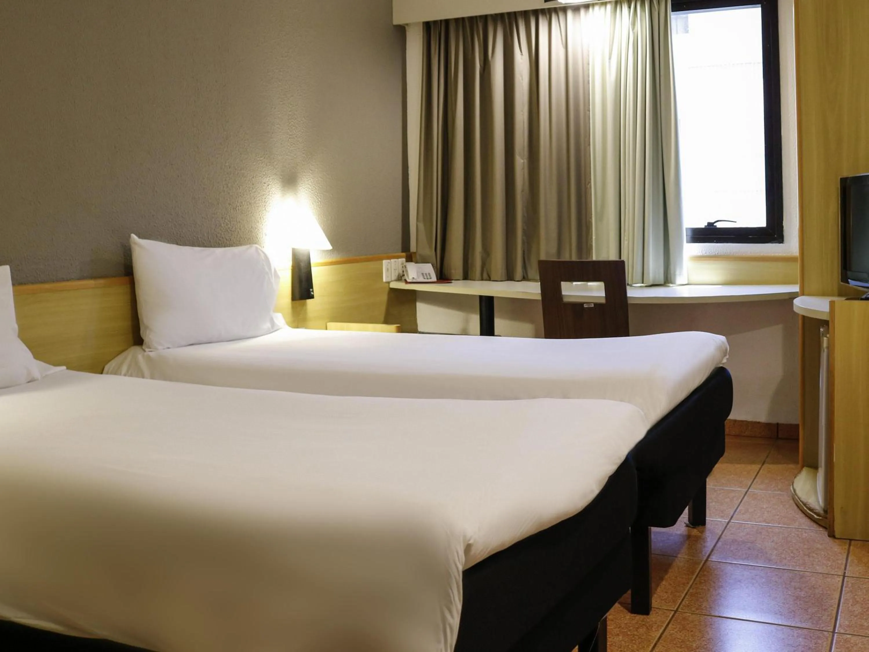 Bedroom, Bed in ibis Santos Gonzaga Praia