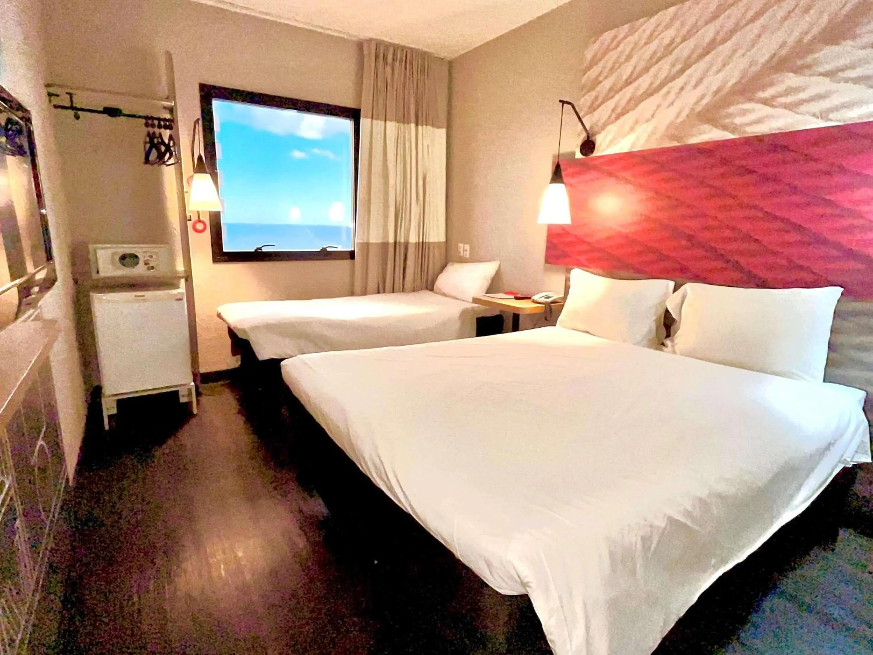 Property building, Bed in ibis Santos Gonzaga Praia