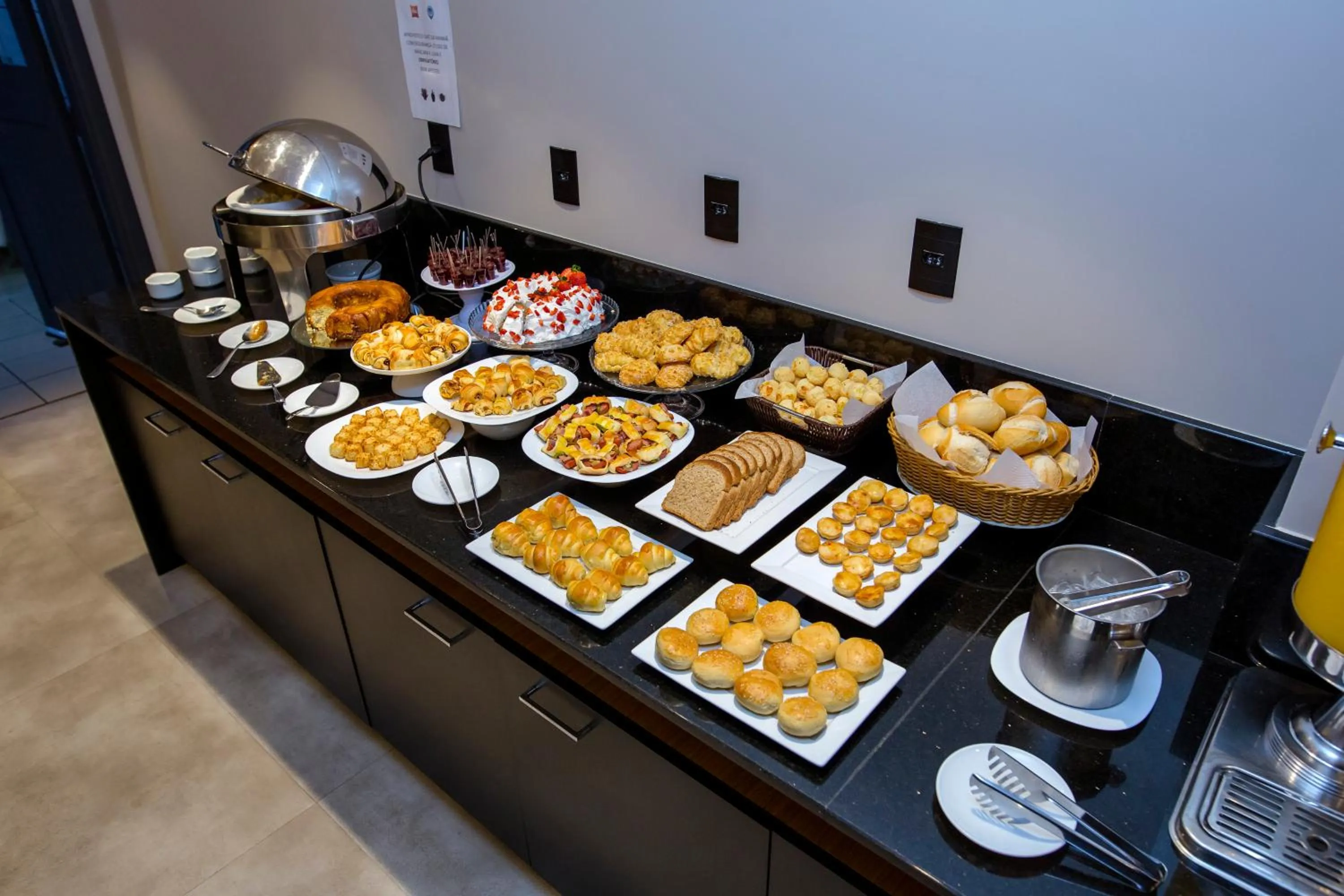 Breakfast, Food in ibis Poços de Caldas