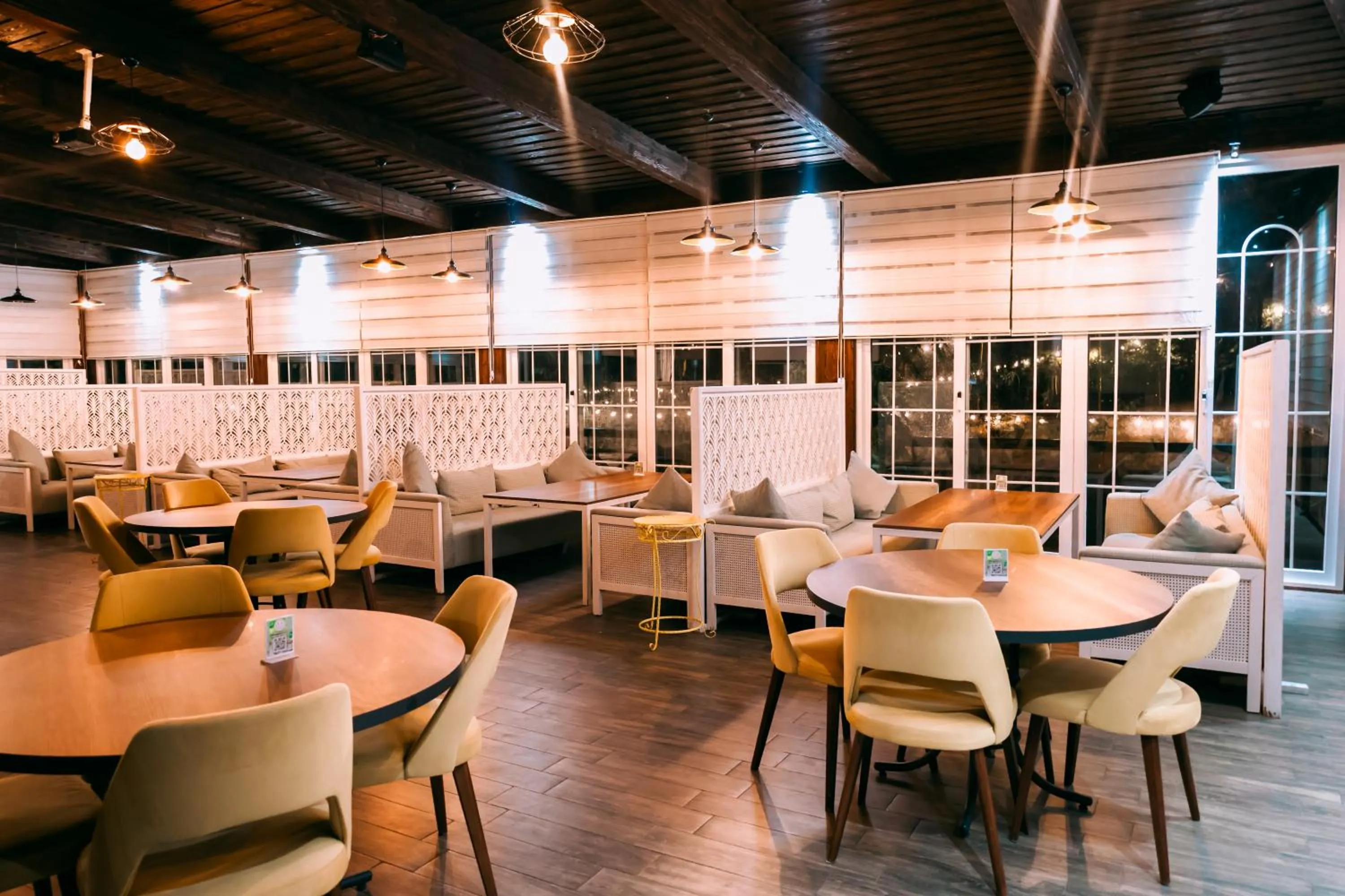 Restaurant/places to eat in Quba Vadi Chalet Hotel