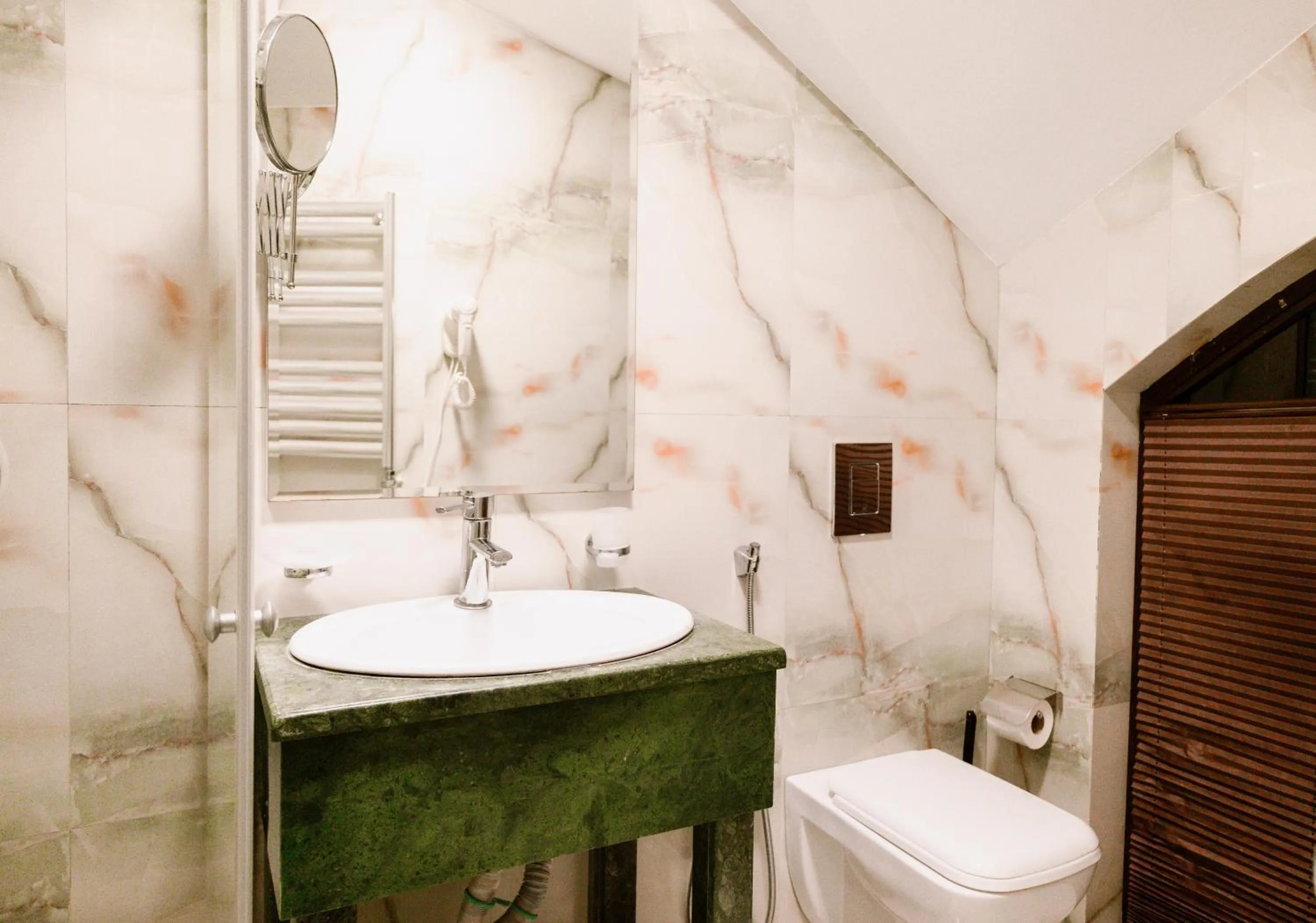 Shower in Quba Vadi Chalet Hotel