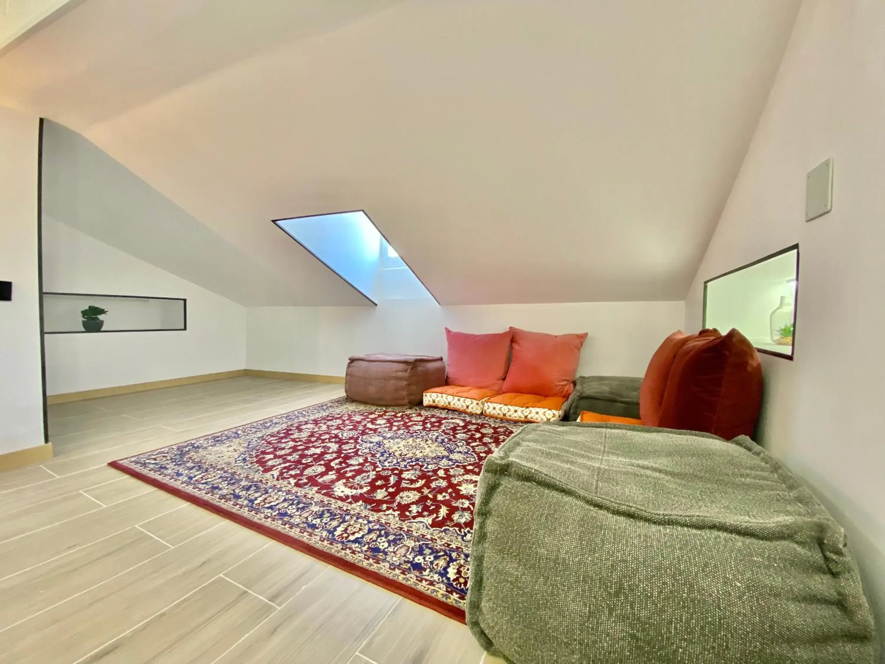 Double Room with Private Bathroom in Montera Center Madrid Double Room with Private Bathroom in Montera Center Madrid