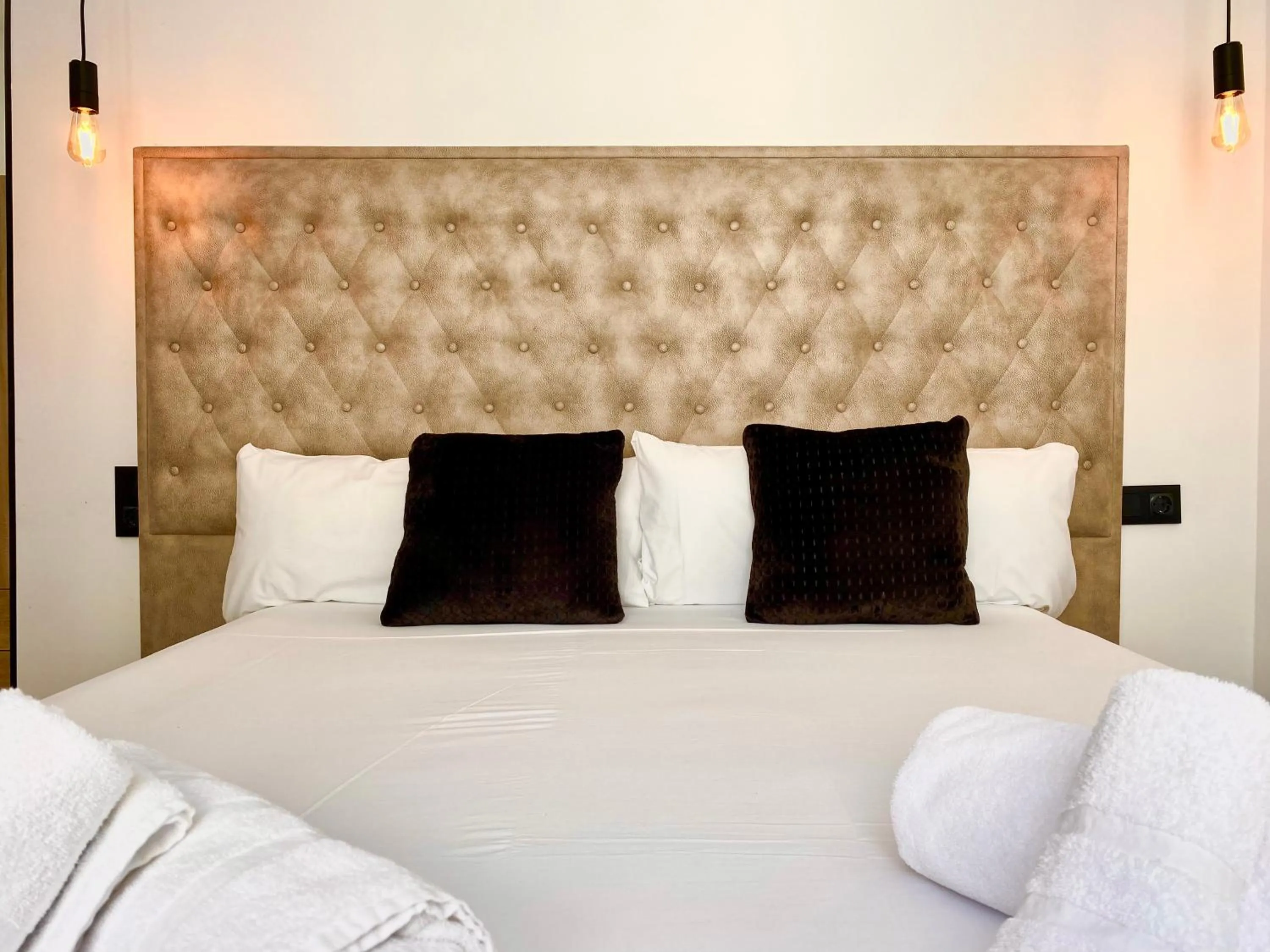 Bed in Montera Center Madrid