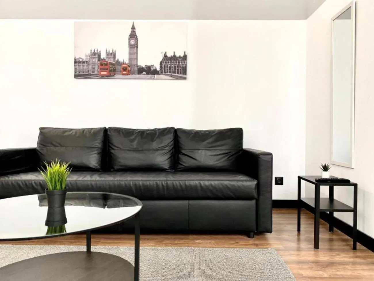 Photo of the whole room in Montera Center Madrid