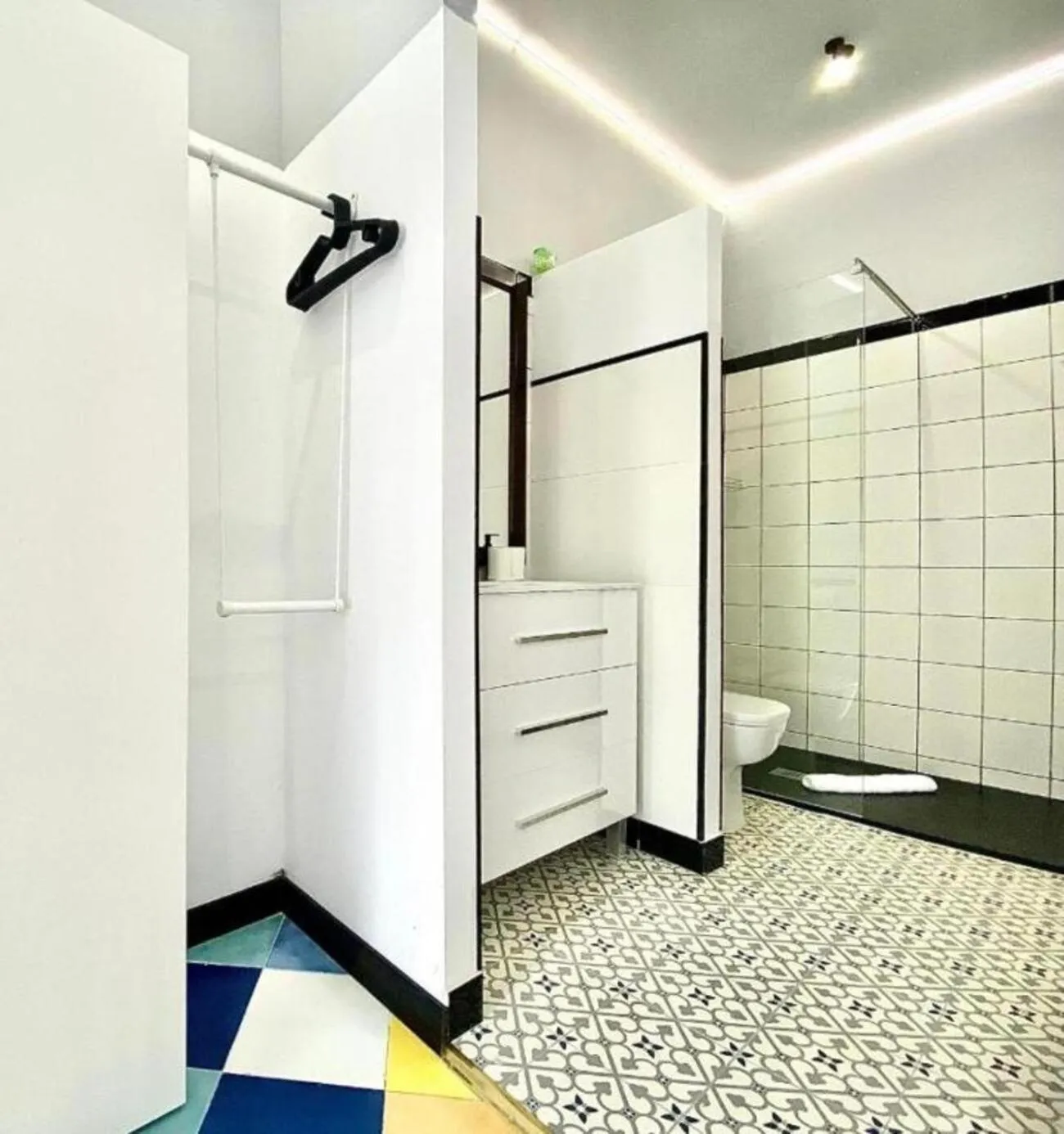 Bathroom in Montera Center Madrid