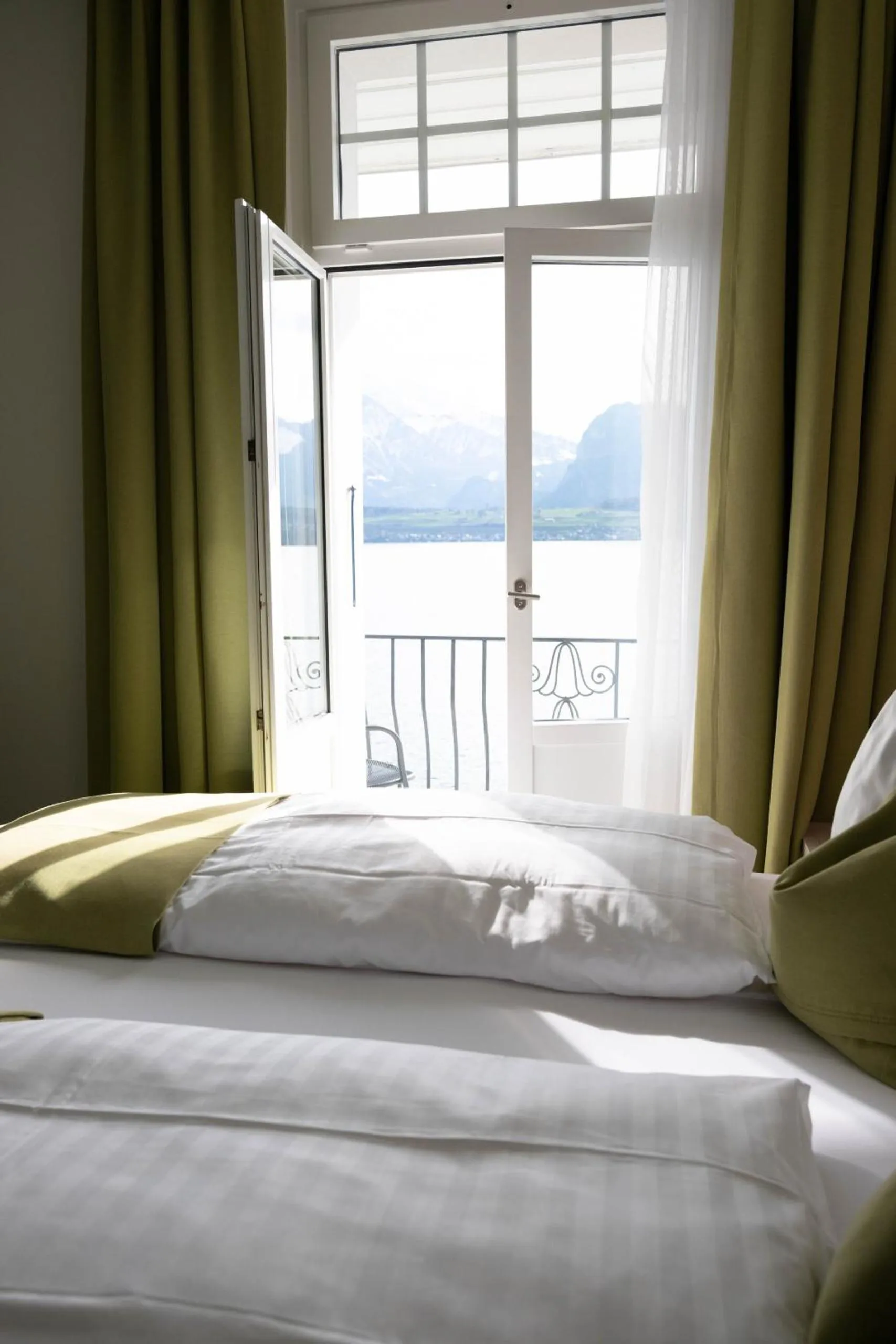 Bed in Hotel Restaurant Bellevue au Lac