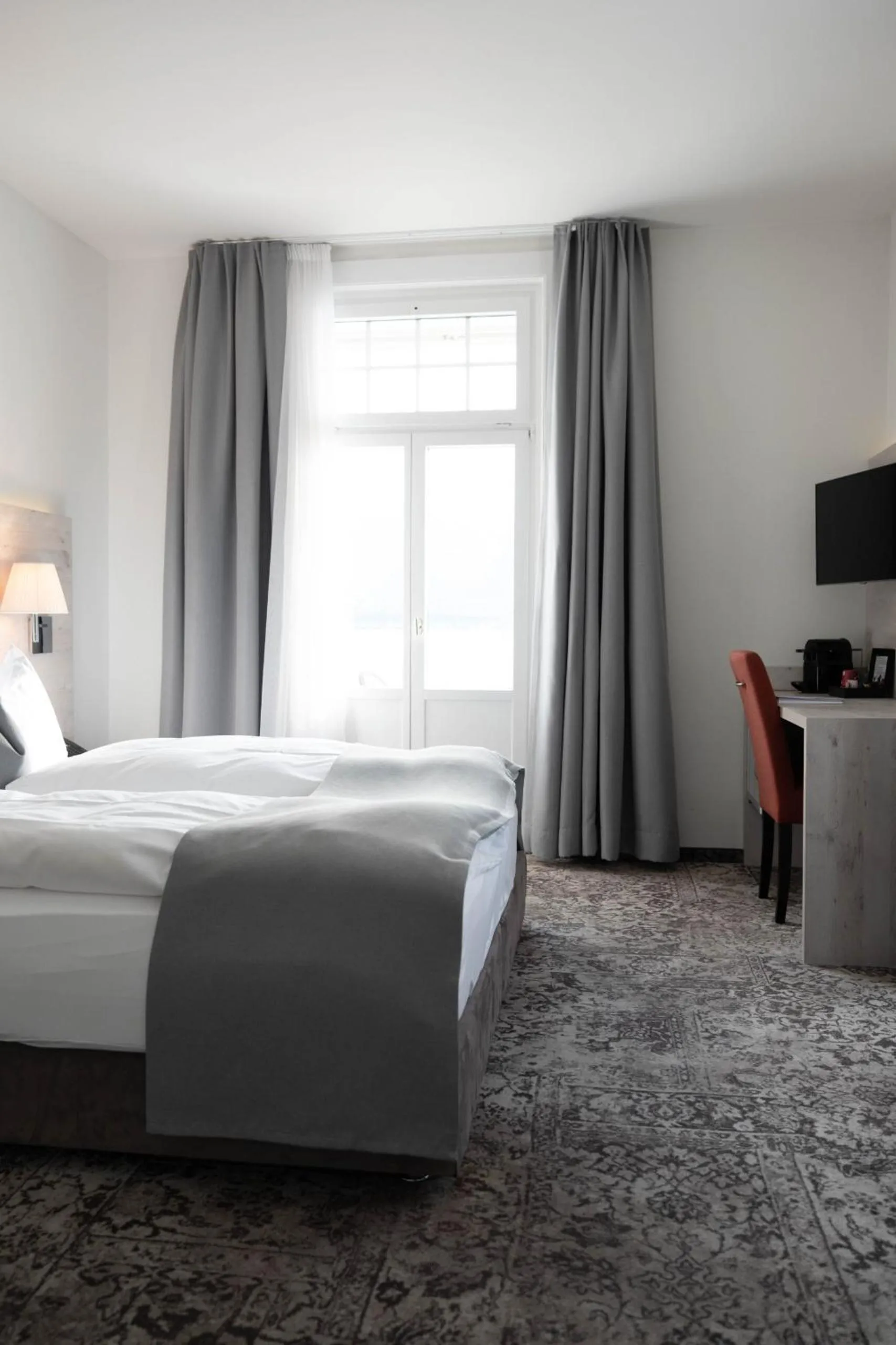 Bed in Hotel Restaurant Bellevue au Lac