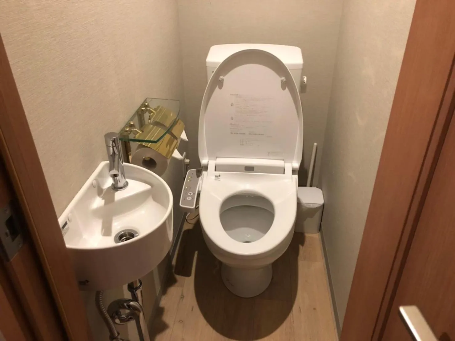 Toilet in 54Journey 東京大手町ホステル