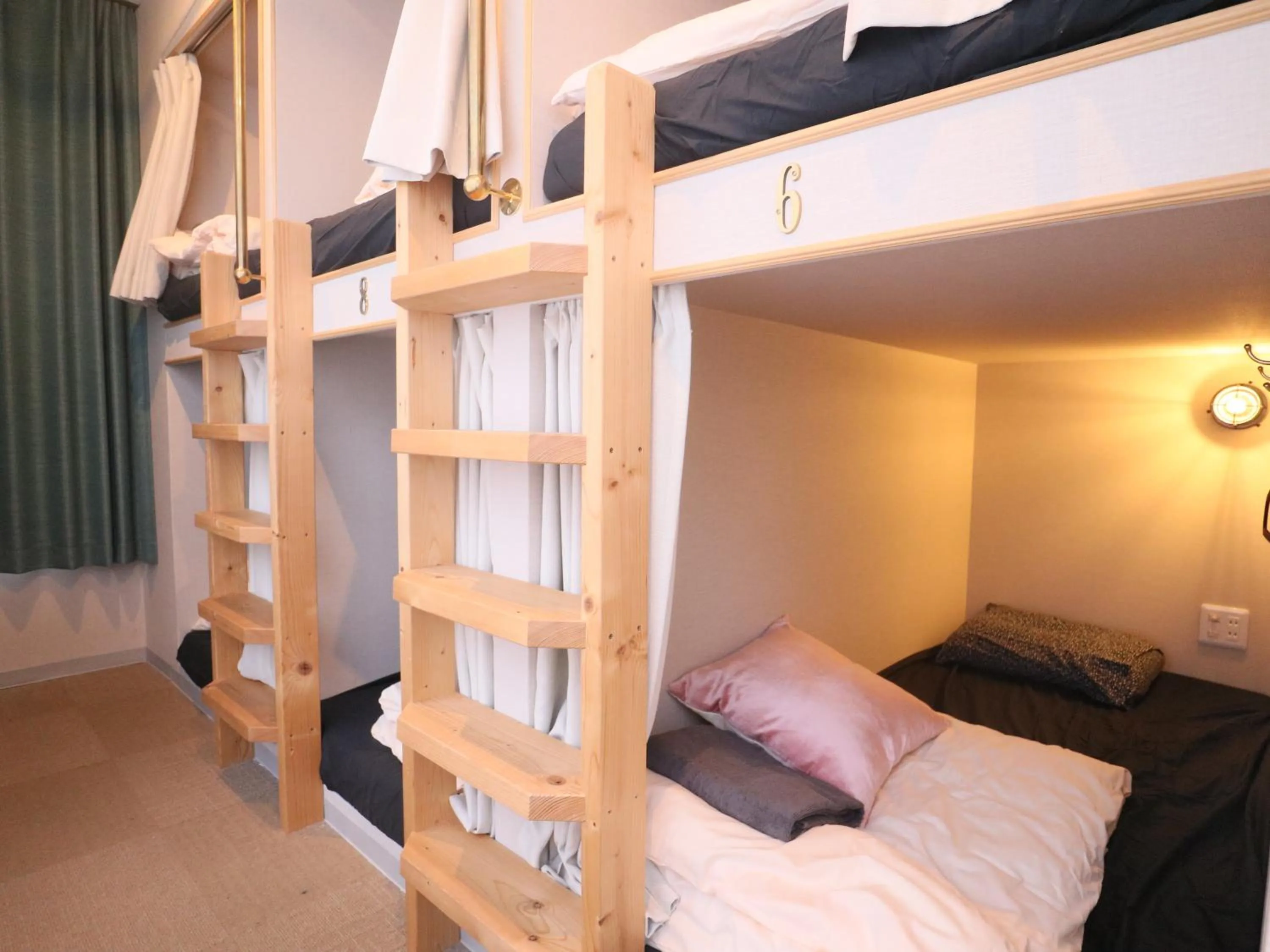 Bedroom, Bed in 54Journey 東京大手町ホステル