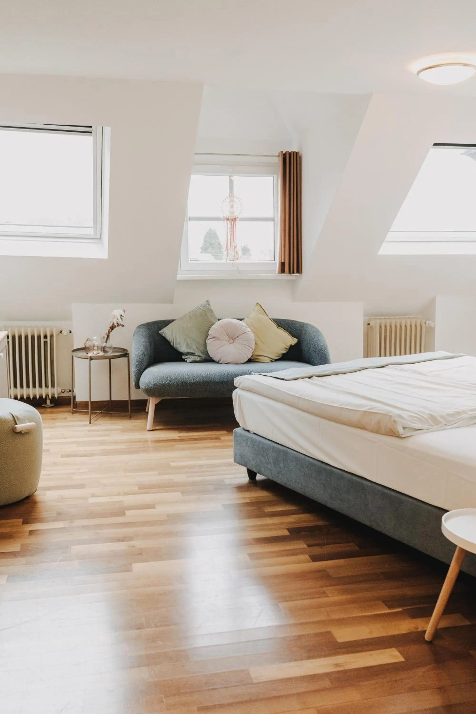 Seating area, Bed in Buchnas Landhotel Saarschleife