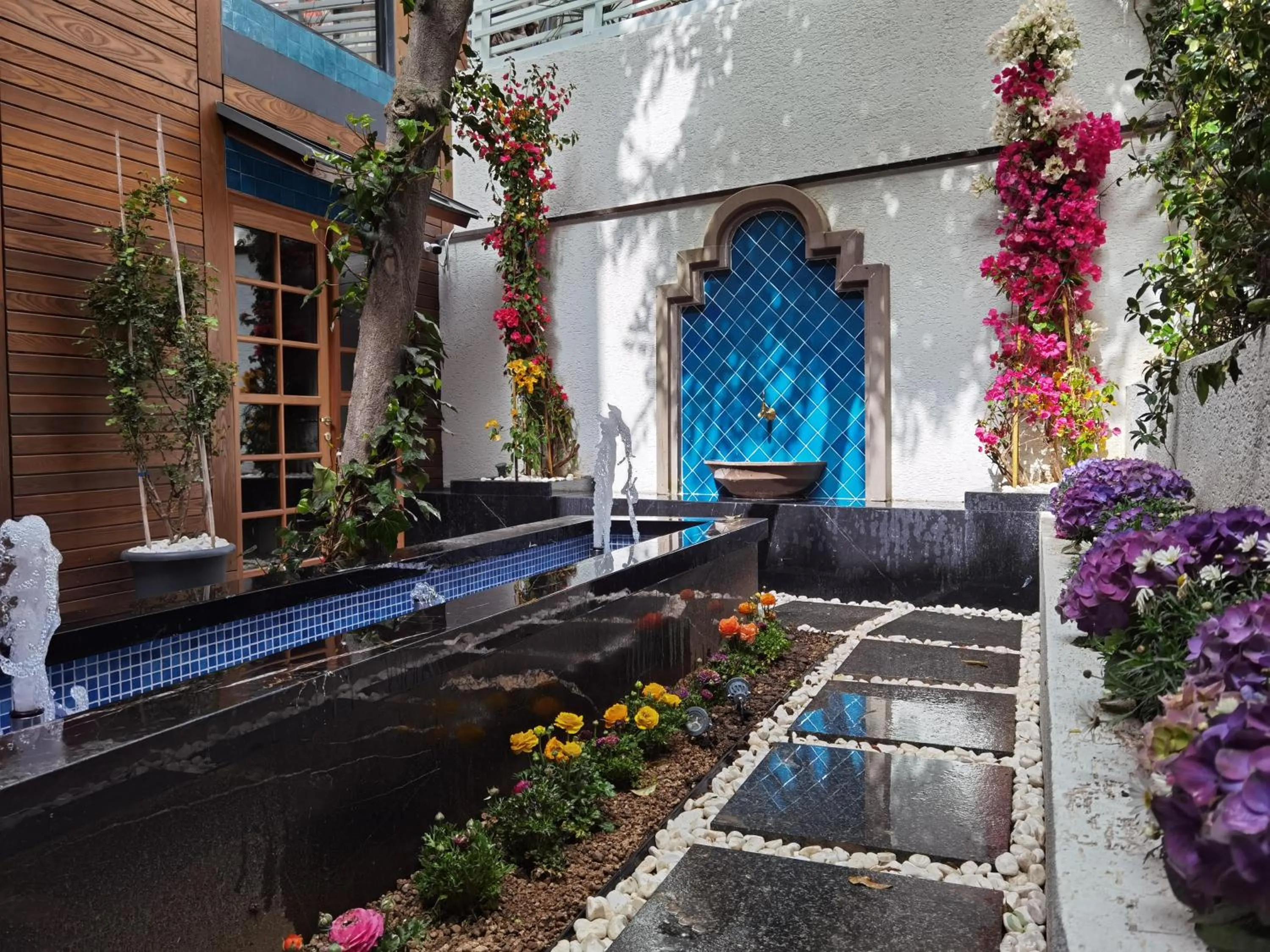 Garden in Henna Hotel Istanbul