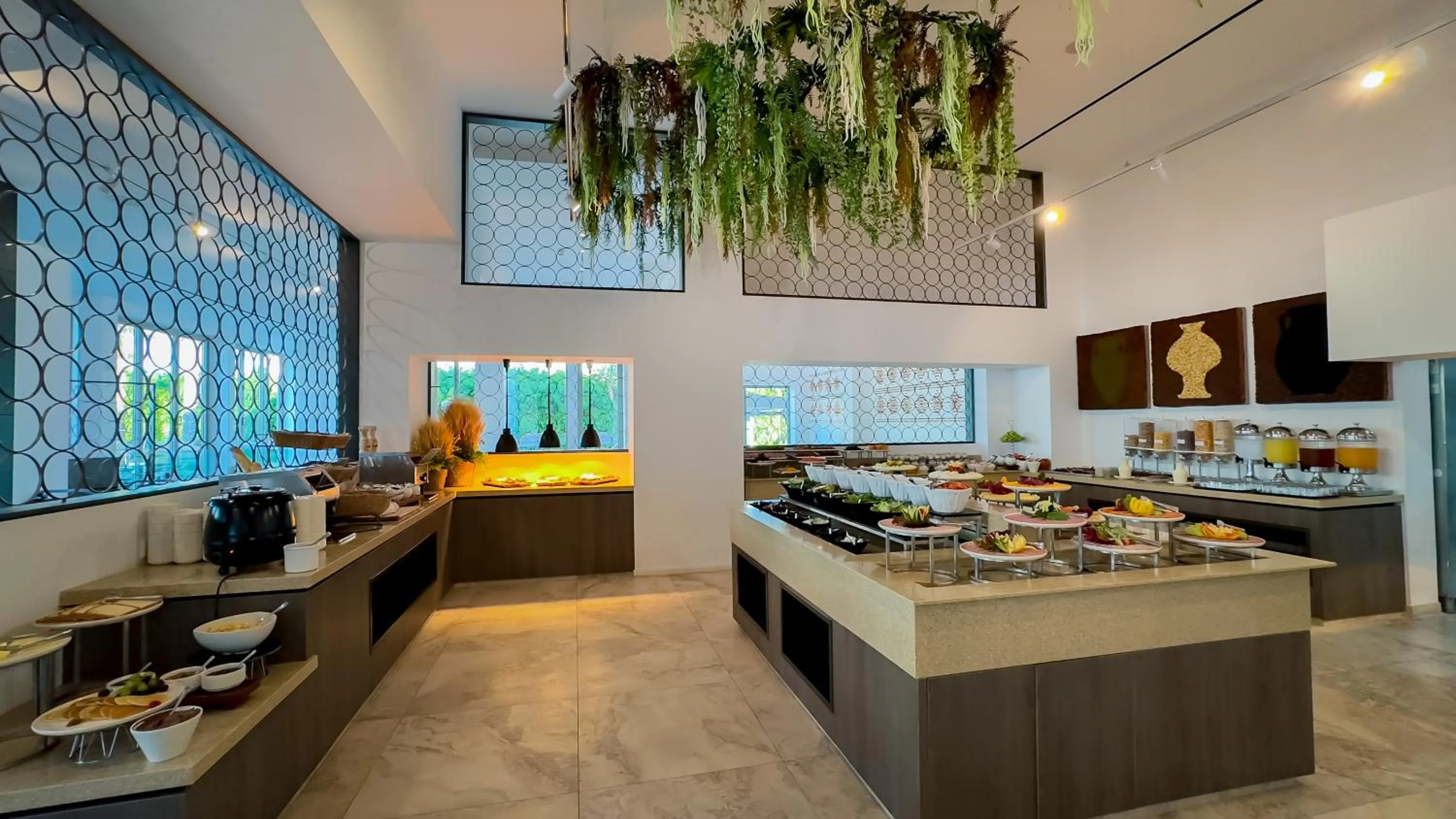 Restaurant/places to eat in Tasia Maris Beach Hotel - Adults Only