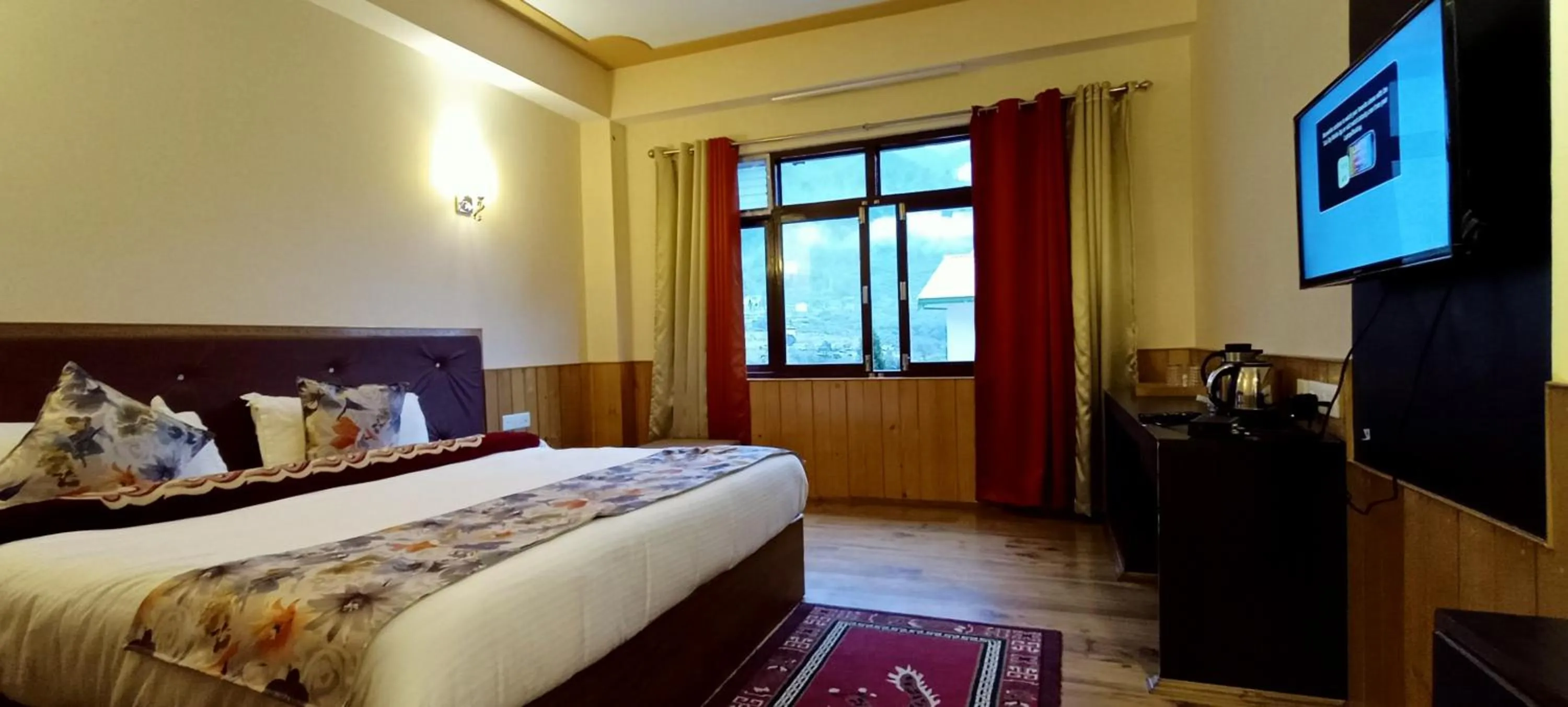 Mountain view, Bed in Le Coxy Resort Lachung