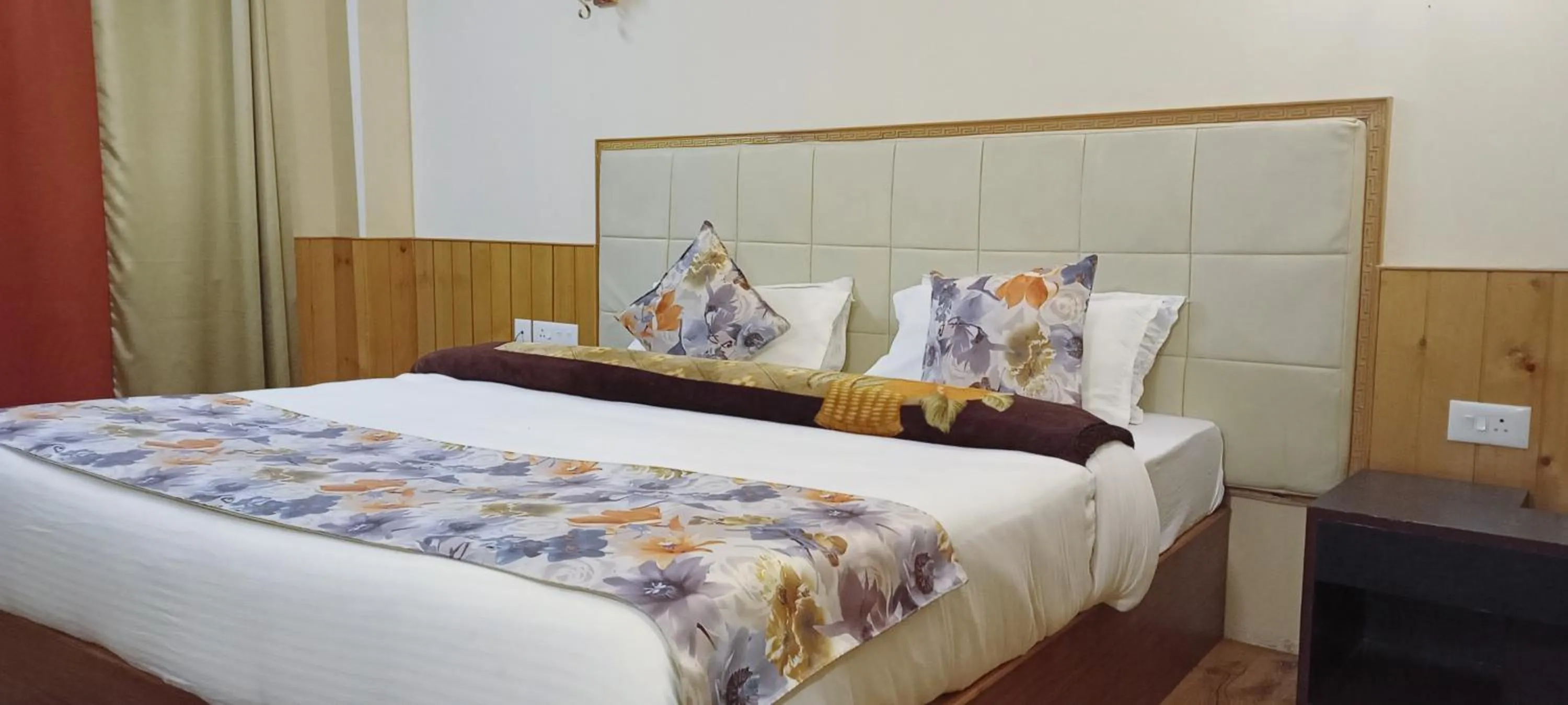 Bed in Le Coxy Resort Lachung