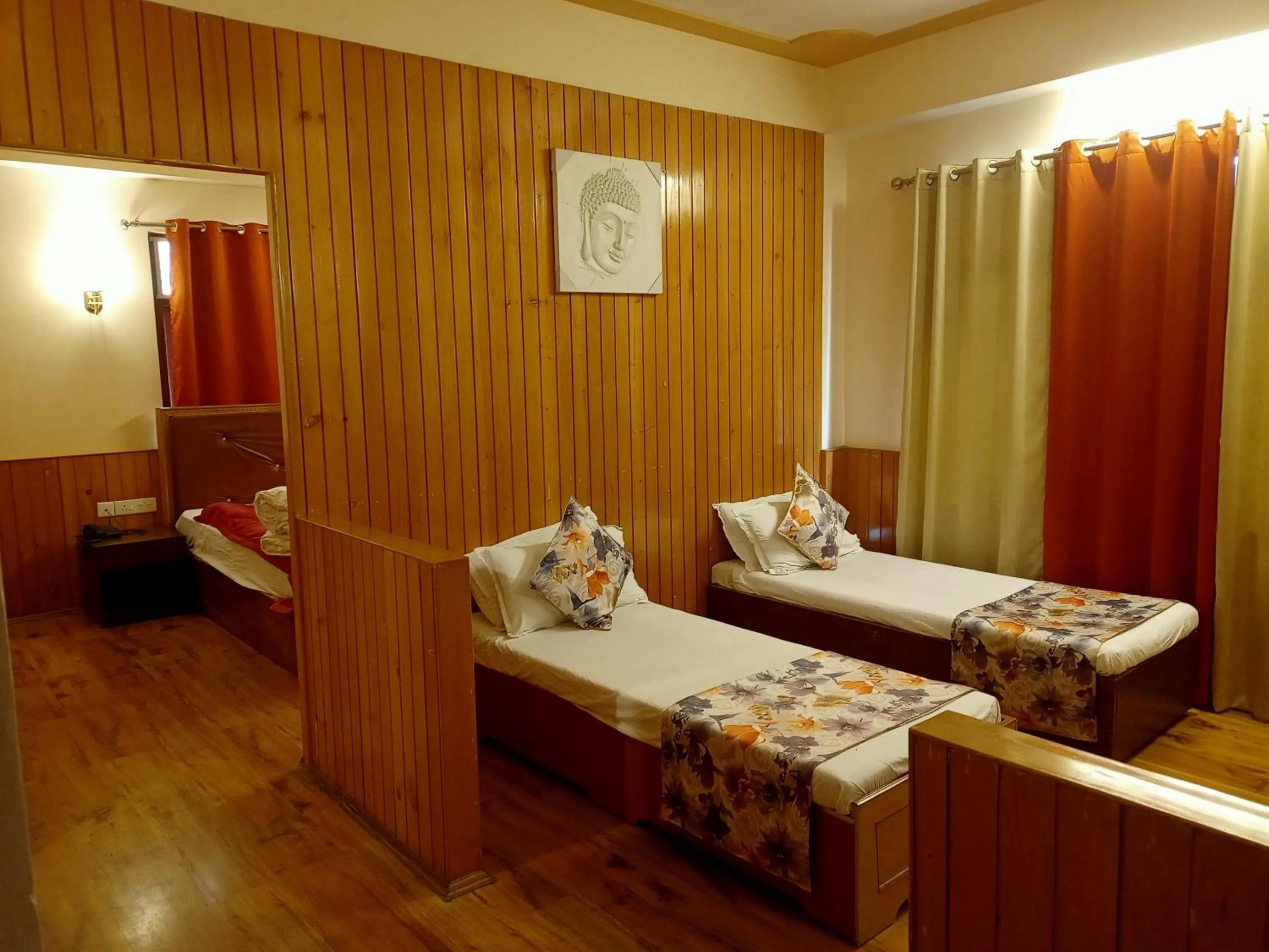 Photo of the whole room, Bed in Le Coxy Resort Lachung