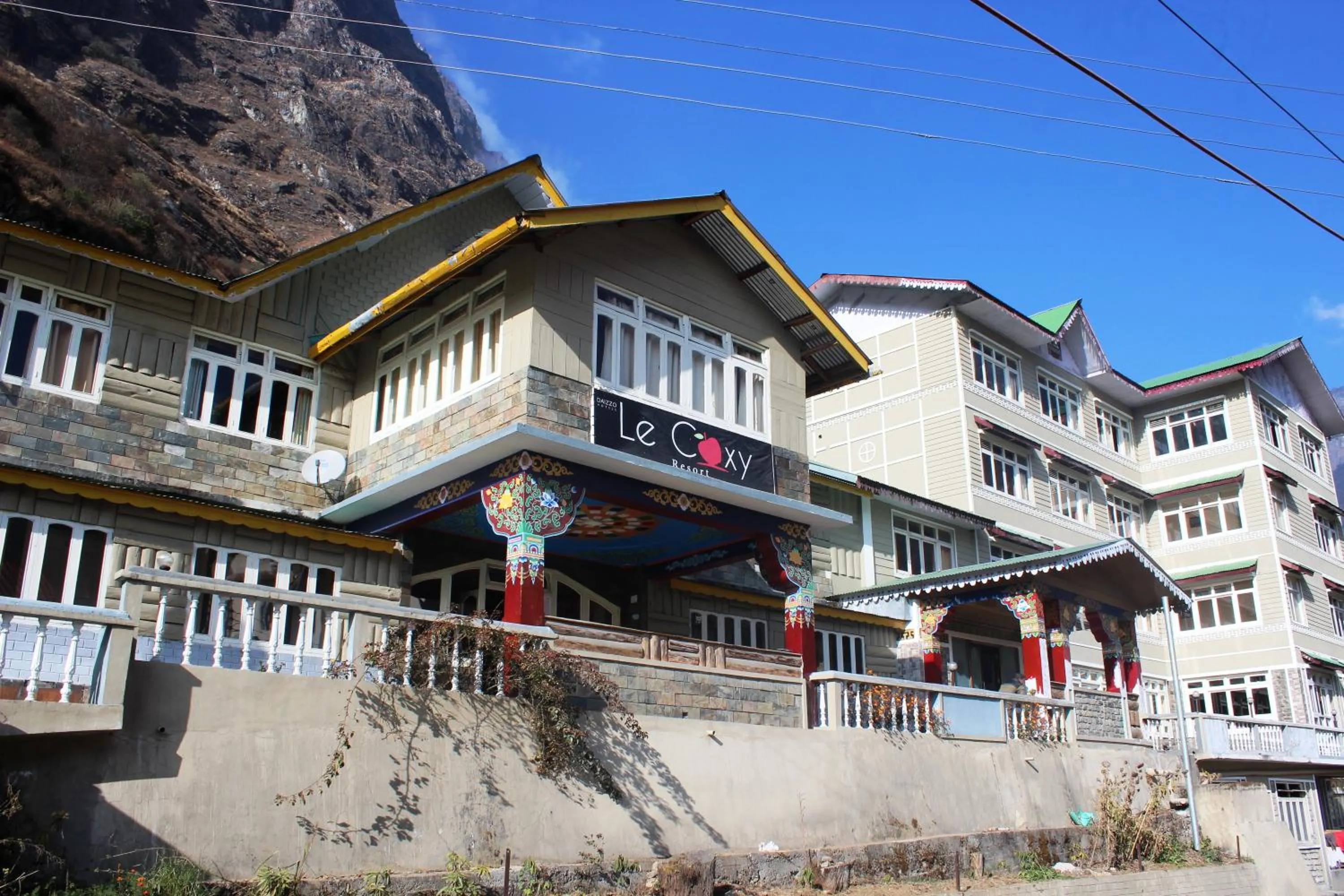 Property building in Le Coxy Resort Lachung
