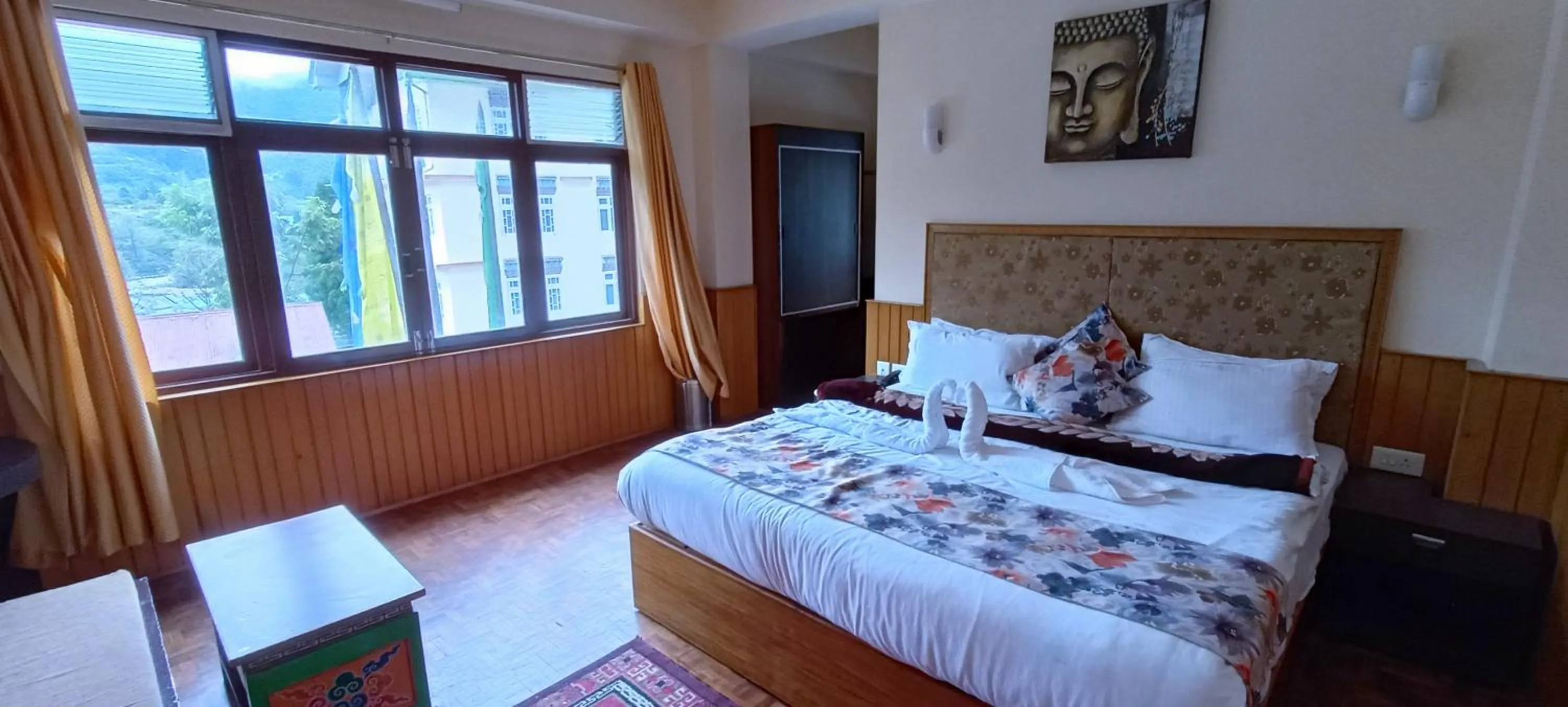 View (from property/room), Bed in Le Coxy Resort Lachung