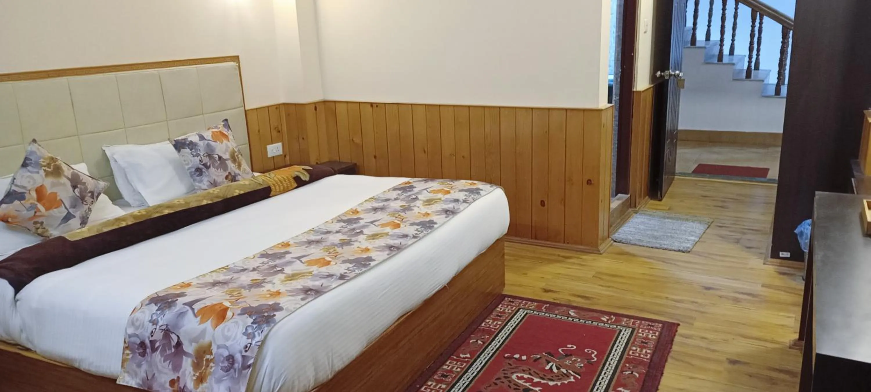 Photo of the whole room, Bed in Le Coxy Resort Lachung