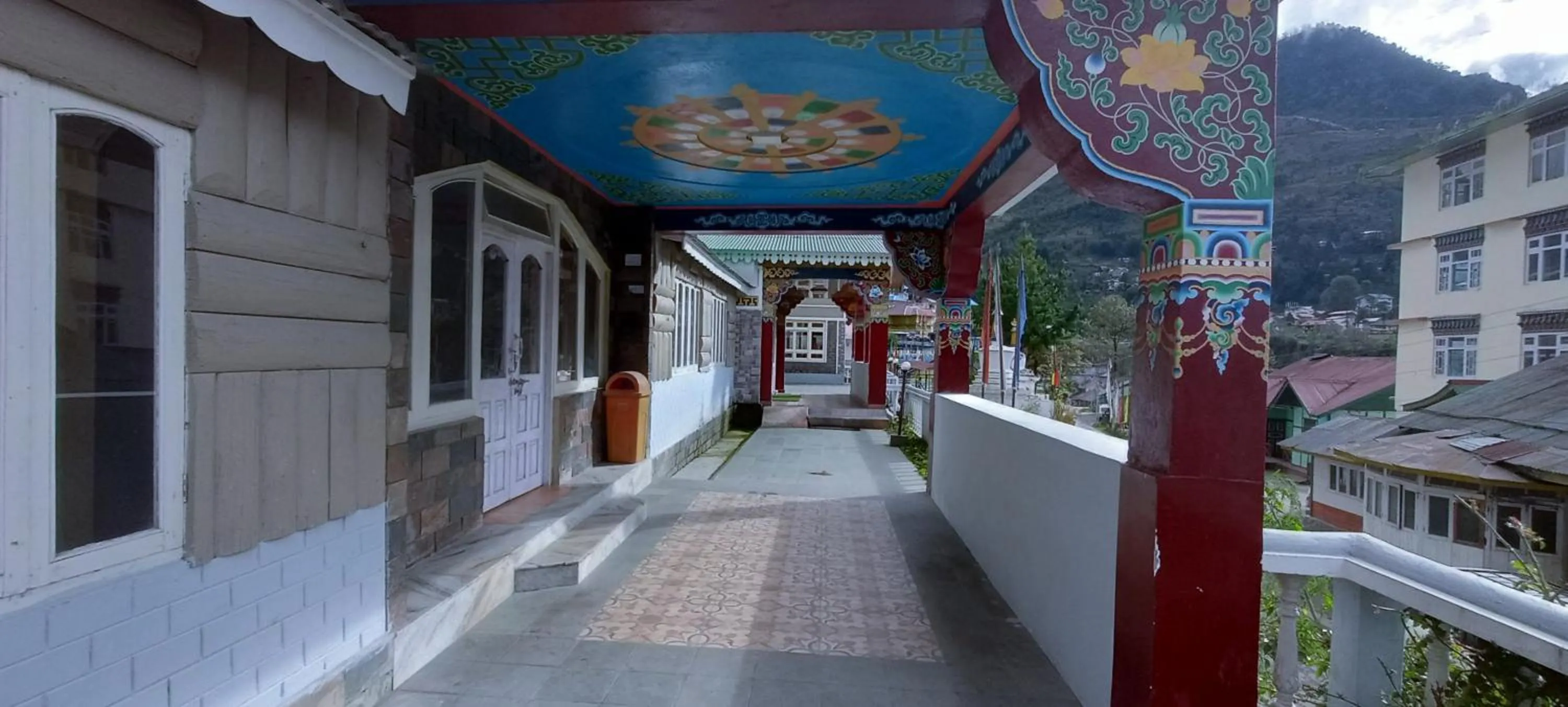 Facade/entrance in Le Coxy Resort Lachung