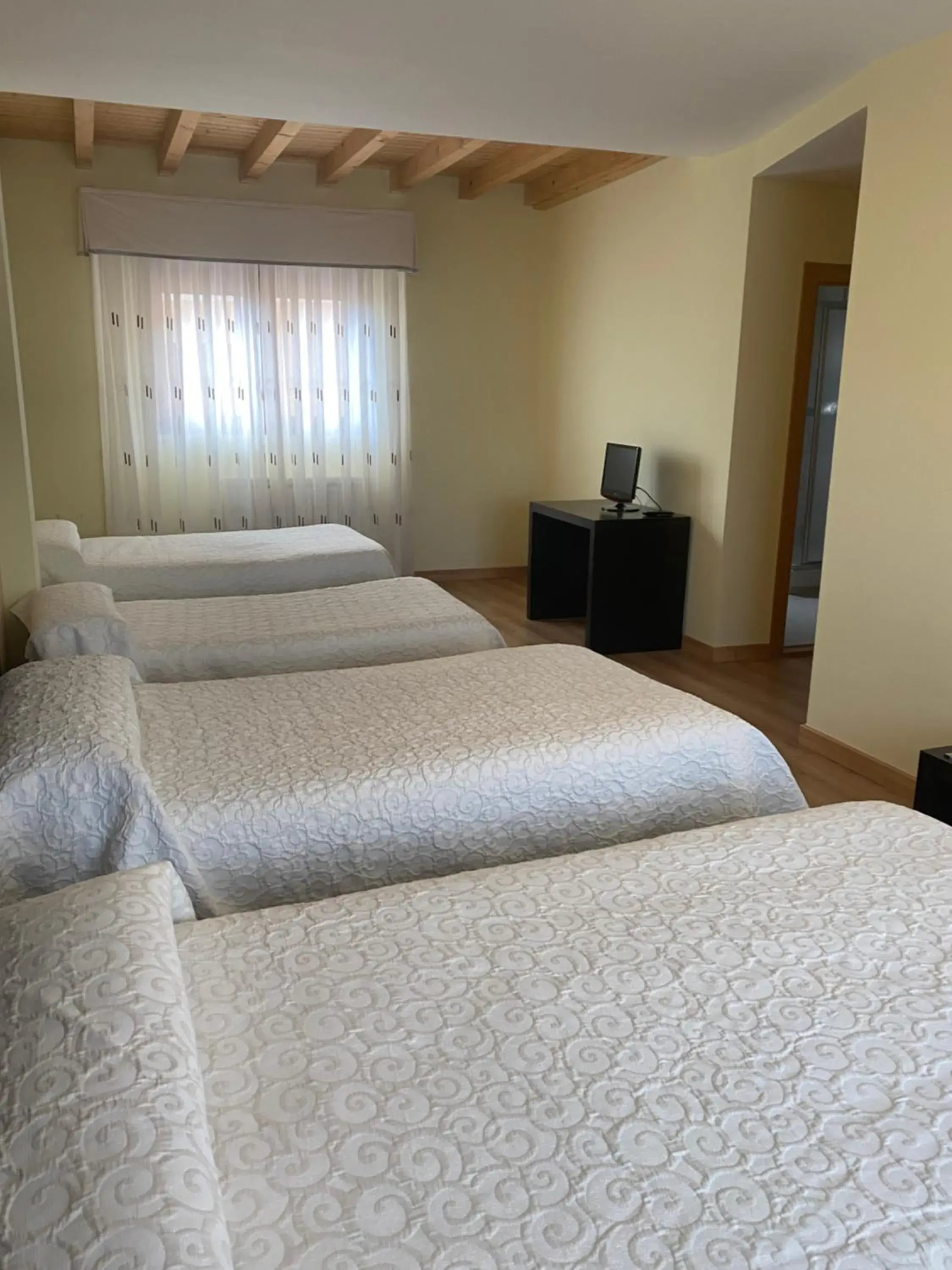 Quadruple Room with Bathroom in EL CAPRICHO DE CLEMENTE Quadruple Room with Bathroom in EL CAPRICHO DE CLEMENTE