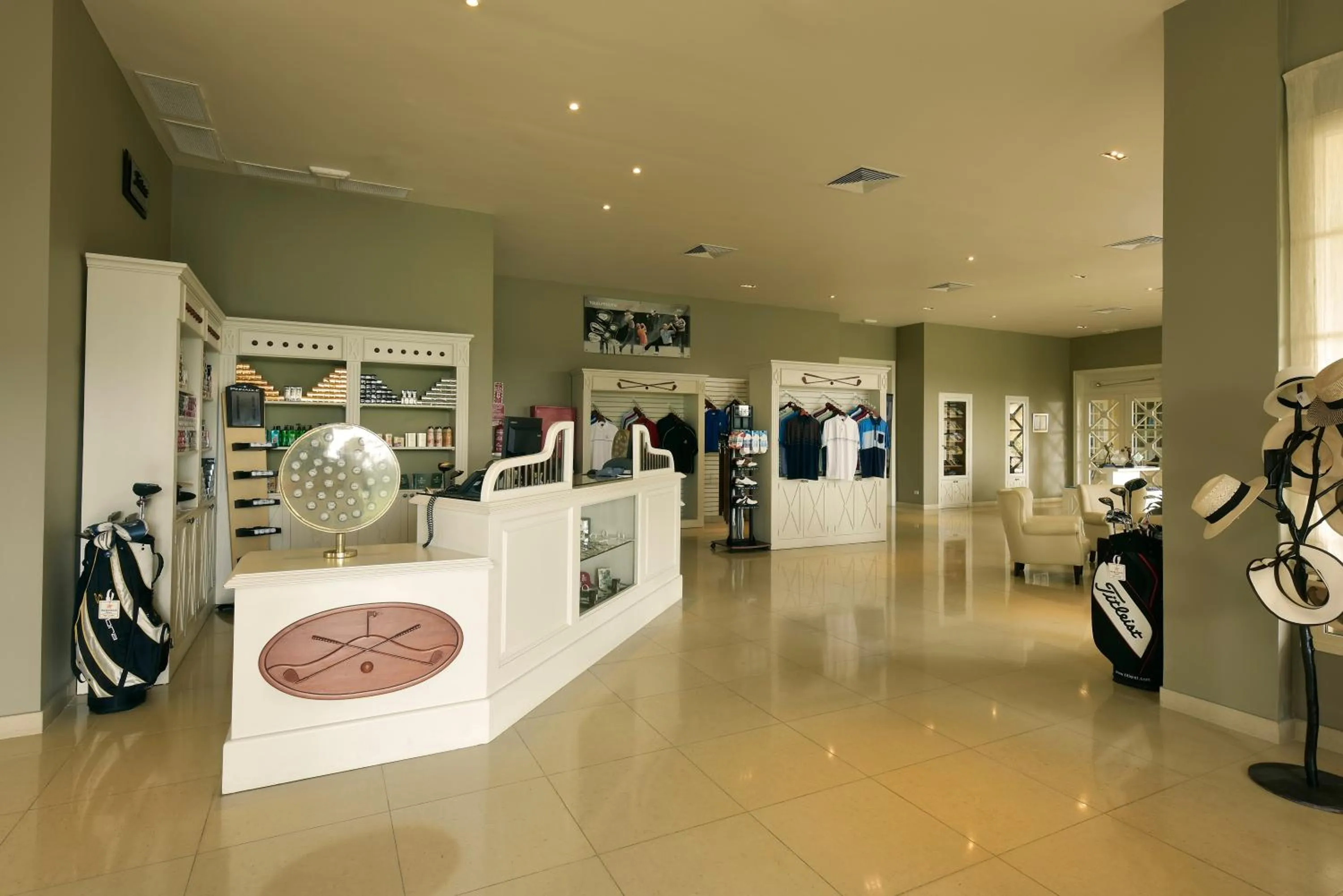 On-site shops in Iberostar Waves Punta Cana - All Inclusive