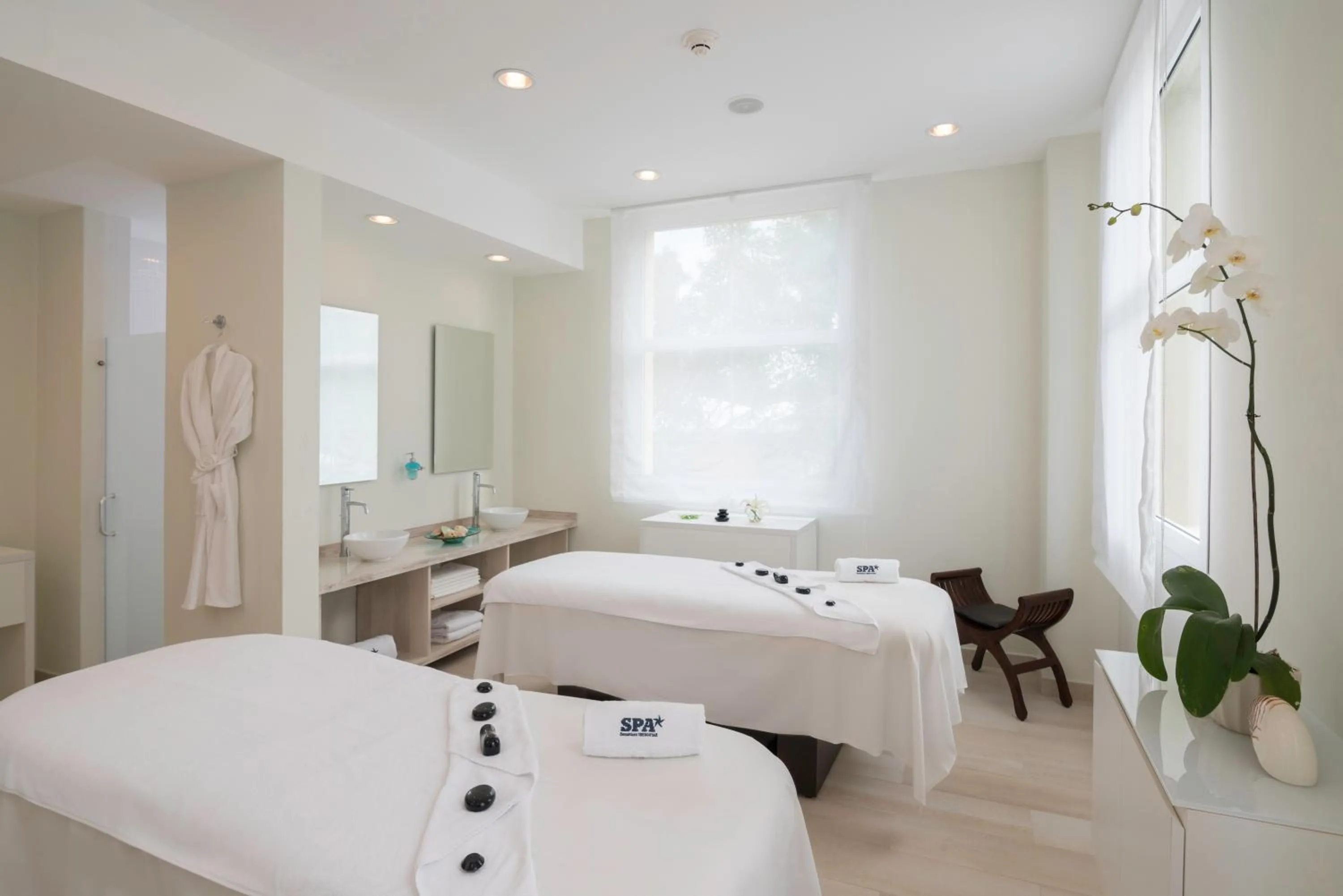 Massage, Bed in Iberostar Waves Punta Cana - All Inclusive