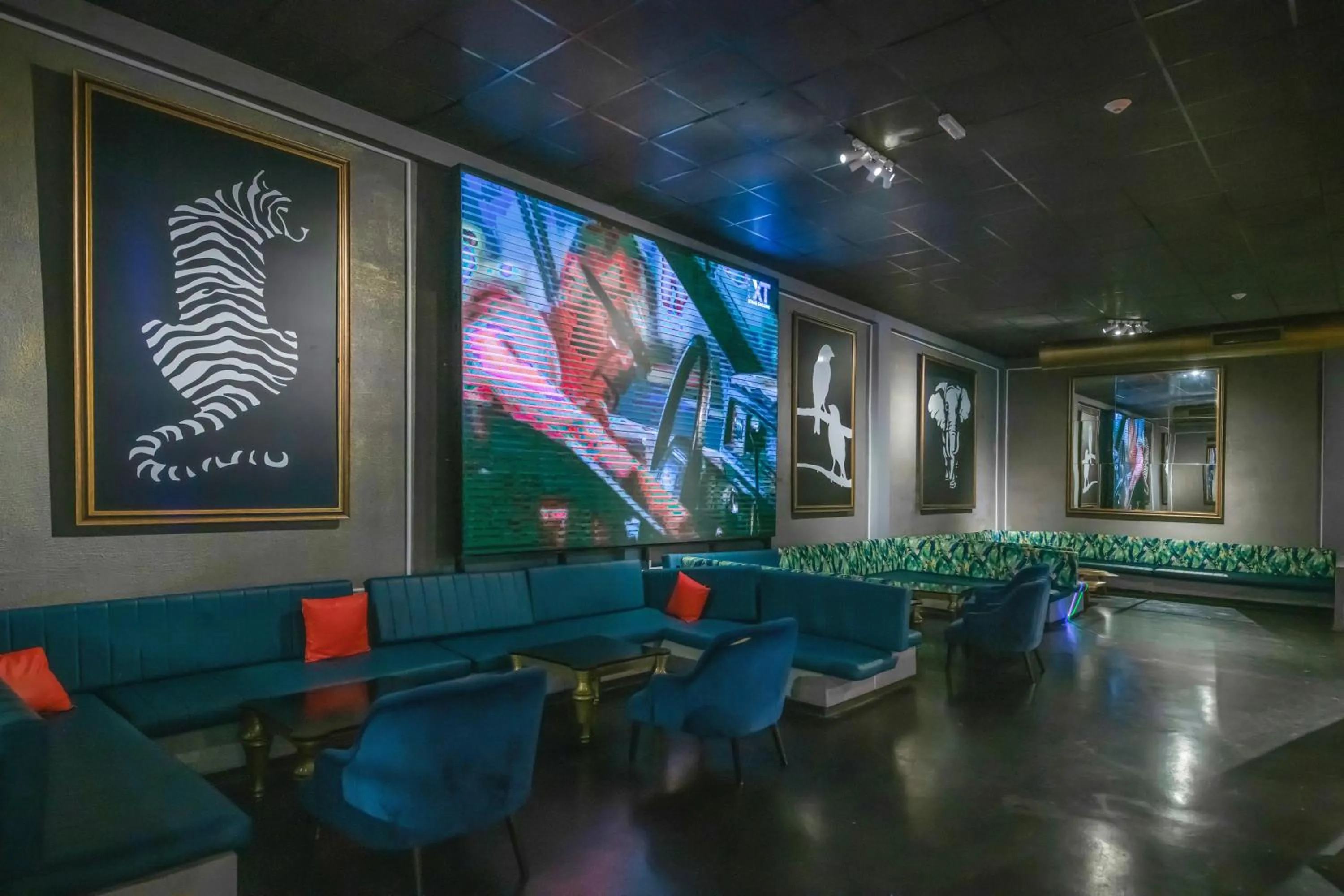 Nightclub / DJ in Iberostar Waves Dominicana - All Inclusive