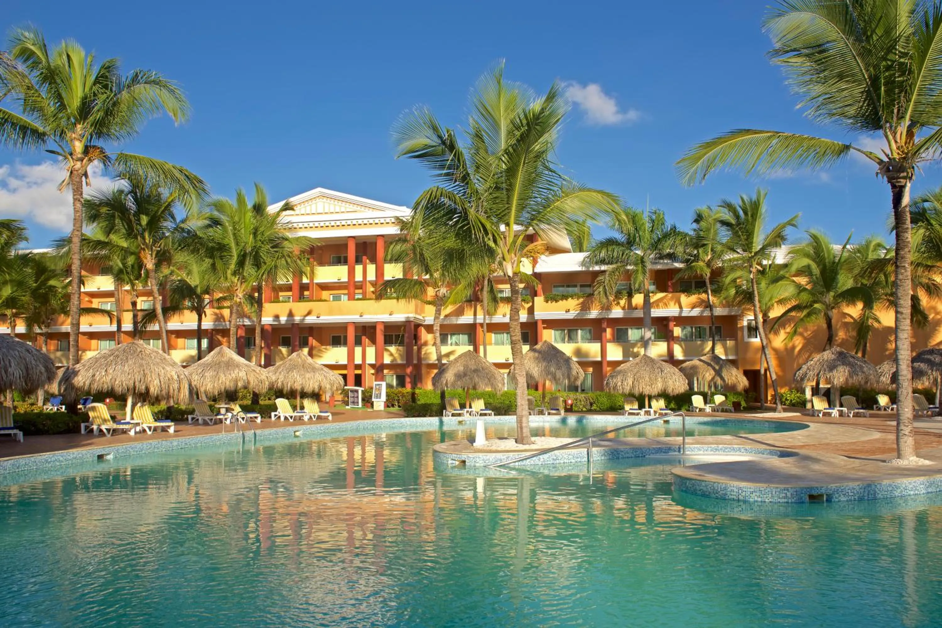 Swimming pool in Iberostar Waves Dominicana - All Inclusive