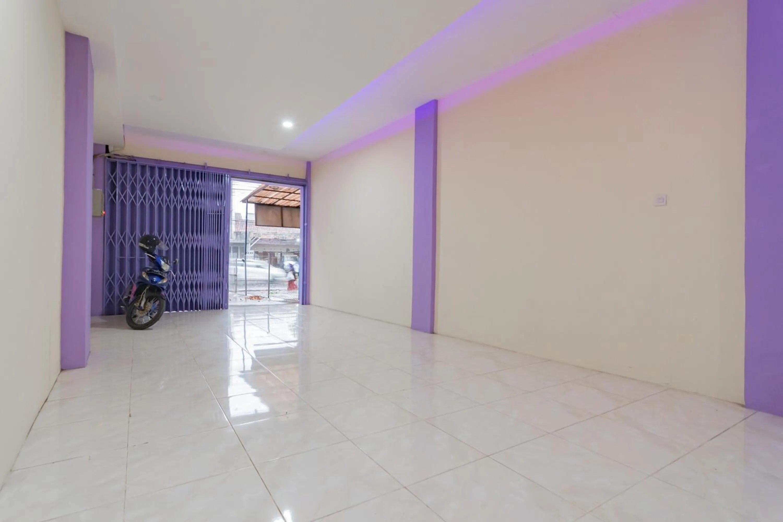 Property building in RedDoorz near Trans Studio Bandung 3