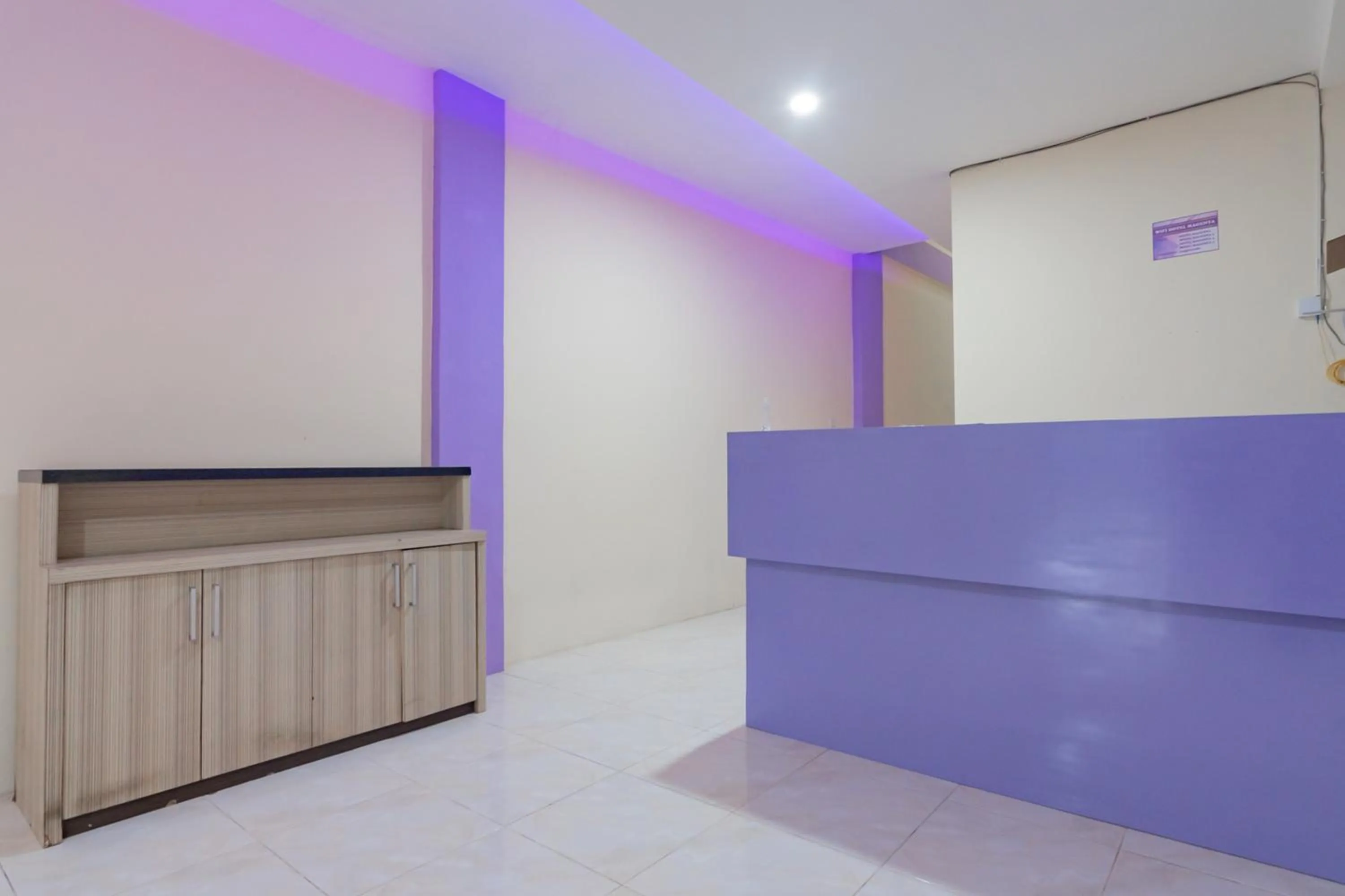 RedDoorz near Trans Studio Bandung 3